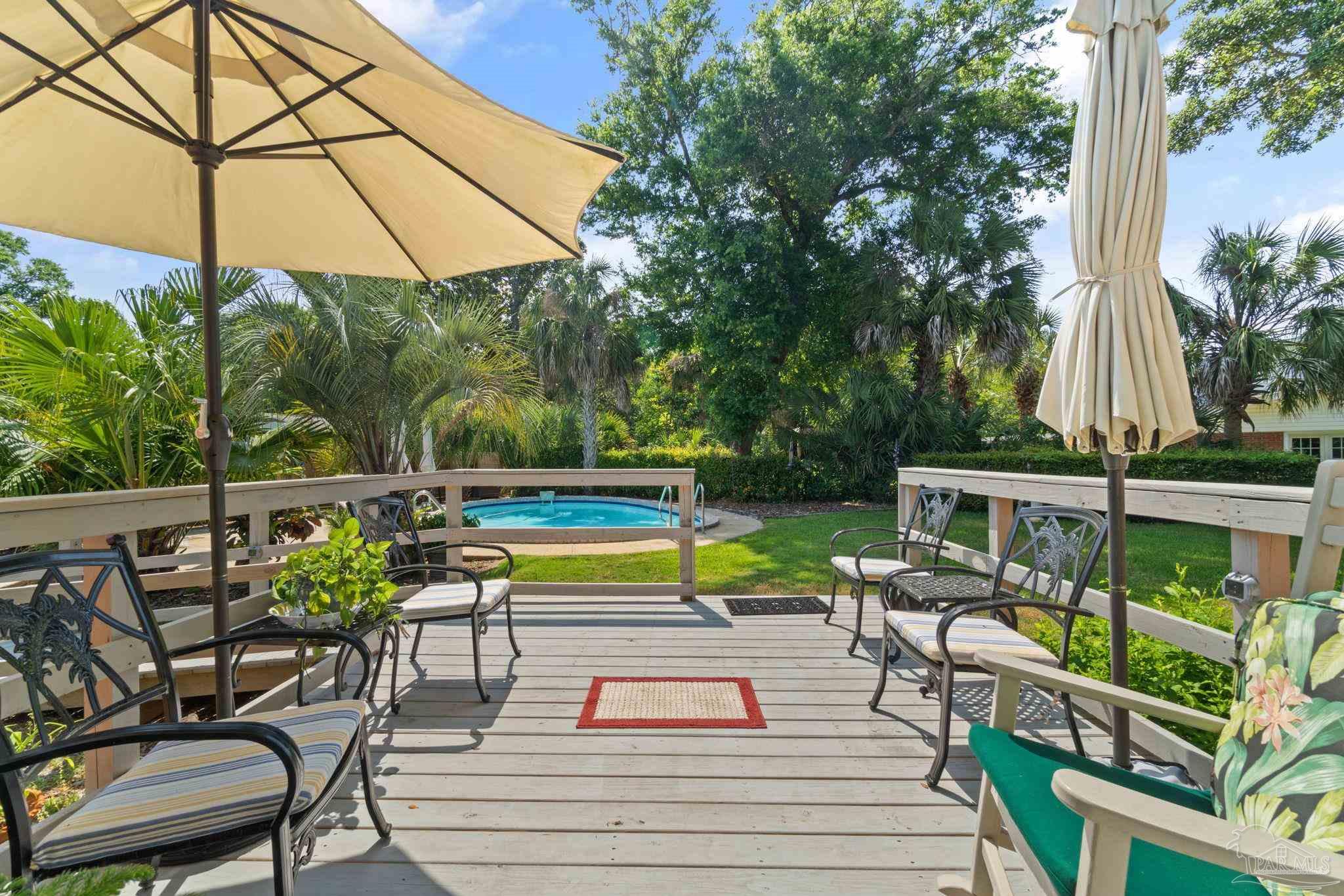 207 Pinetree Dr