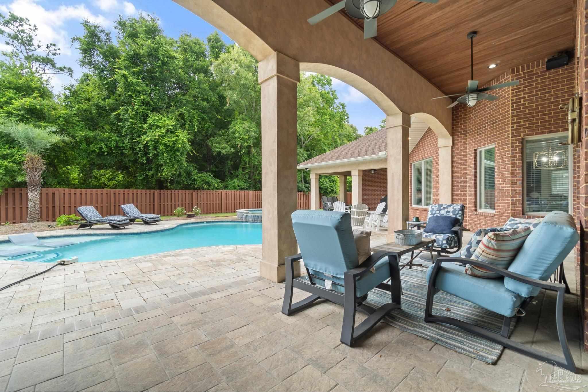 5754 Sparkleberry Ln