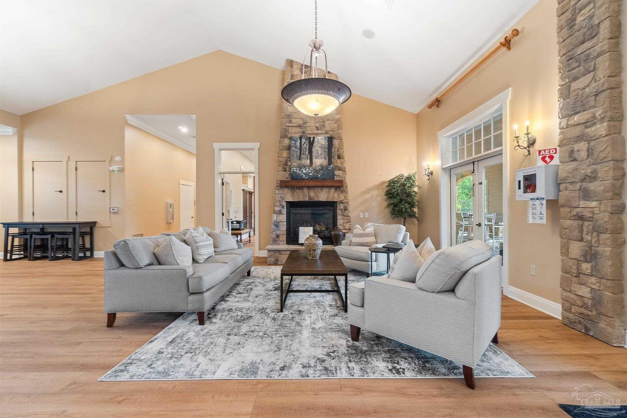 5754 Sparkleberry Ln