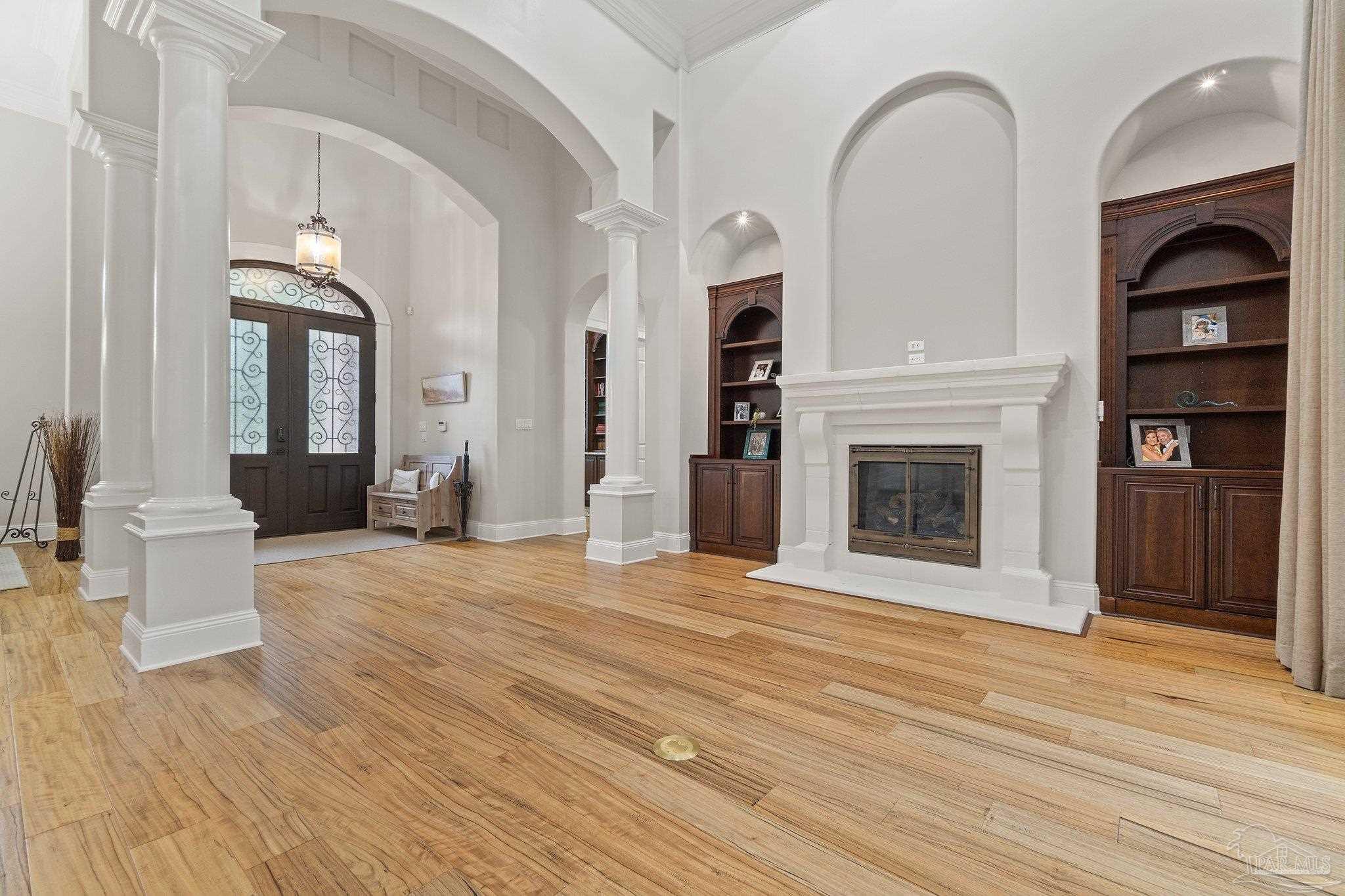 5754 Sparkleberry Ln