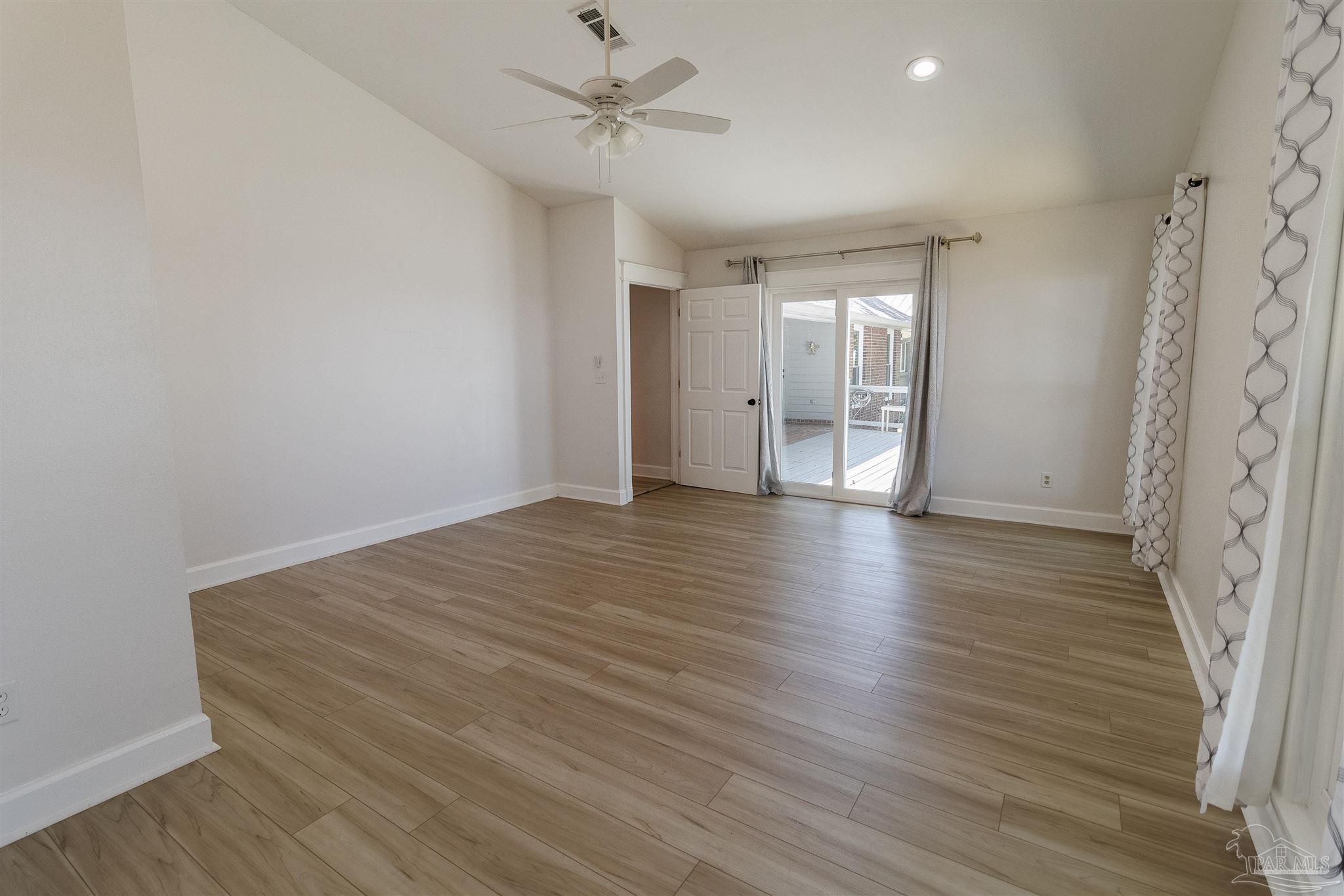 2734 Sunrunner Ln