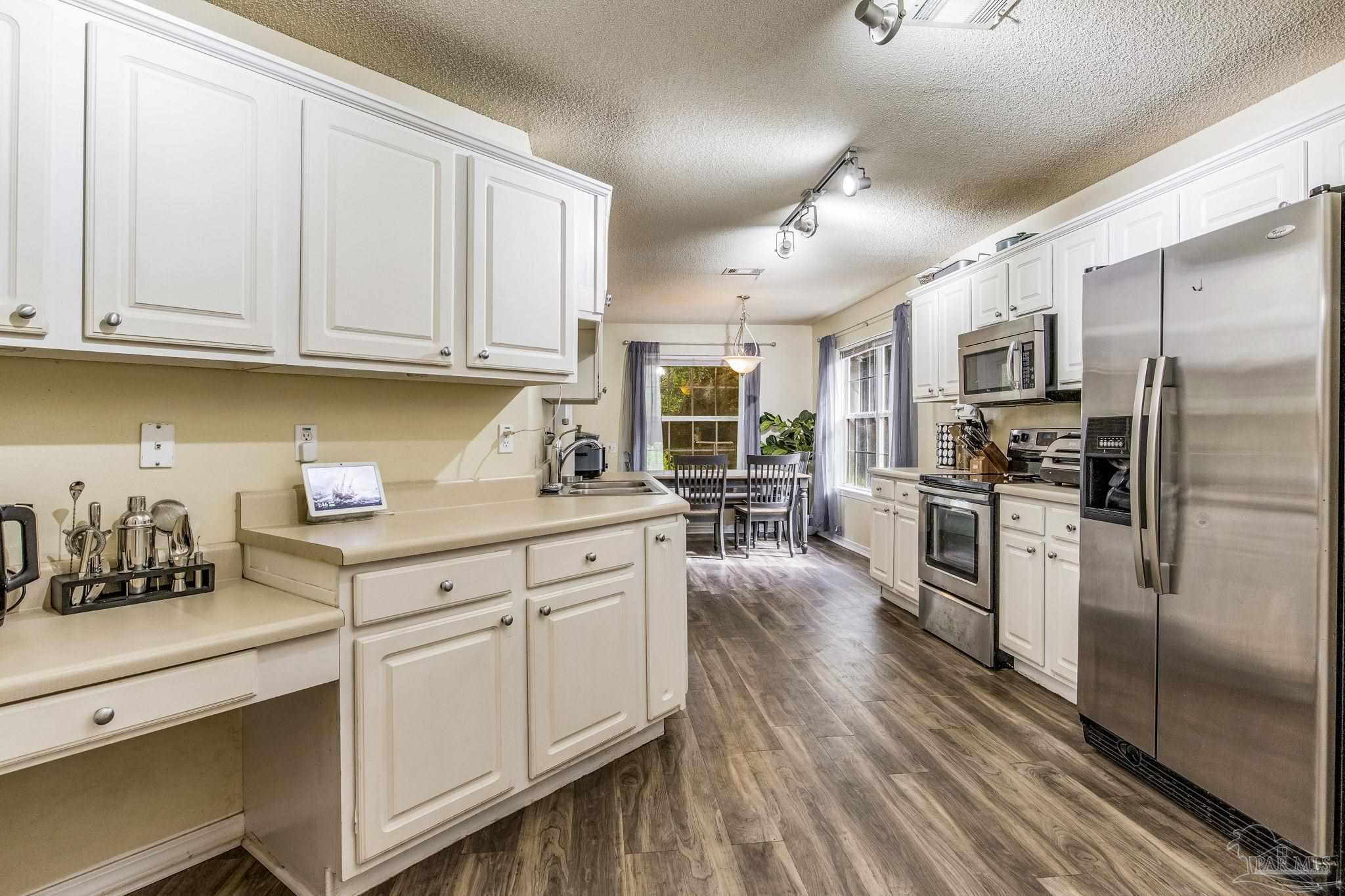 1049 Brownfield Rd