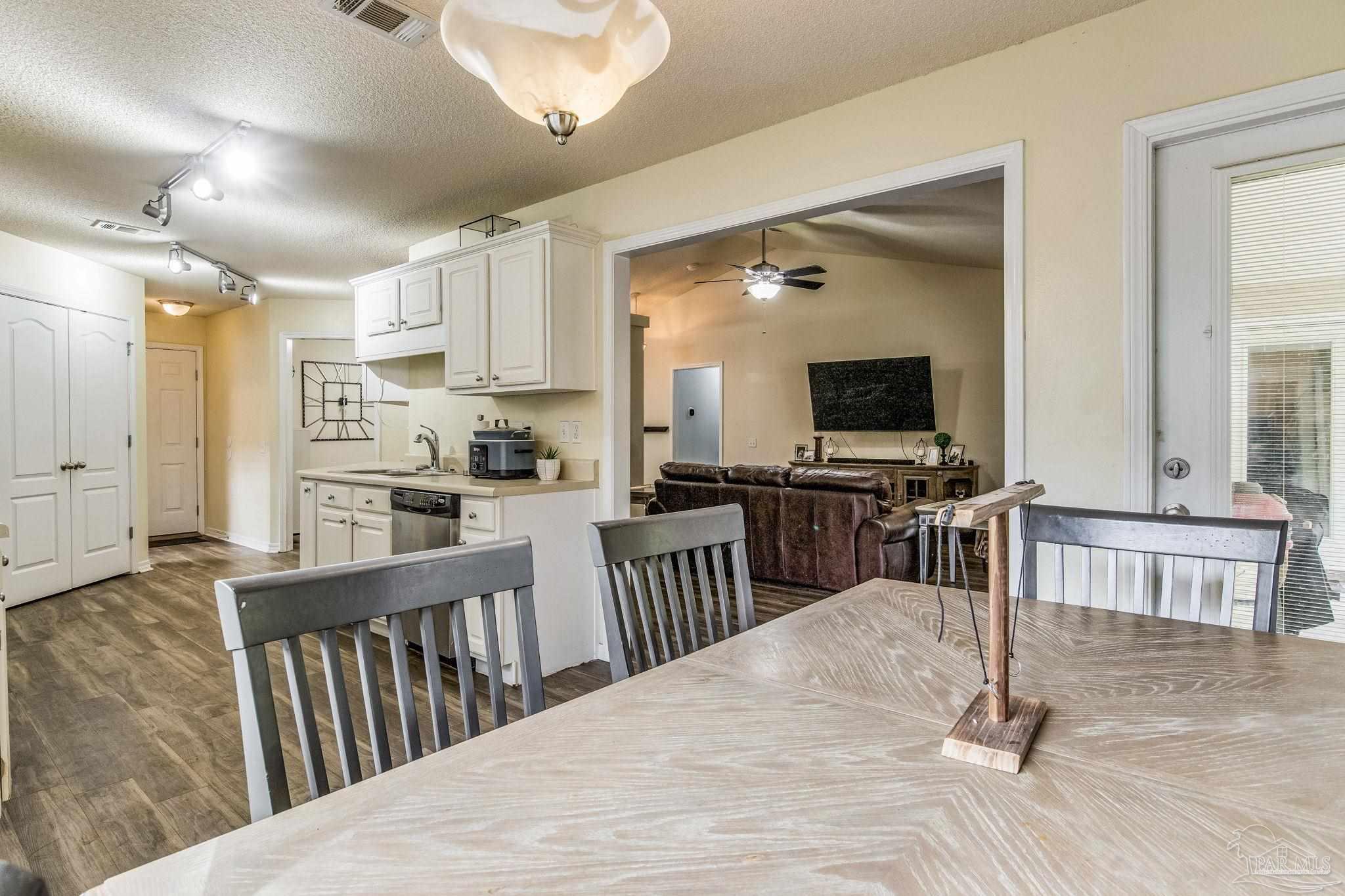 1049 Brownfield Rd