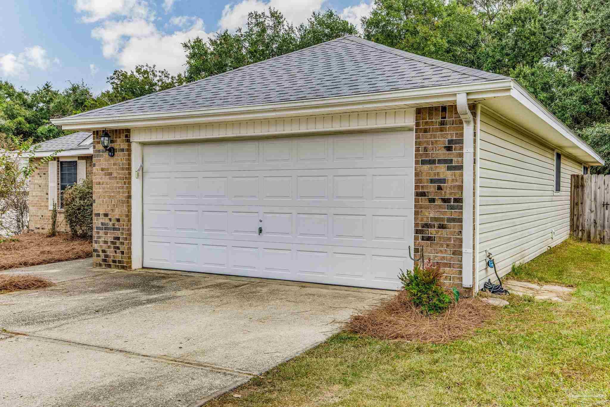 1049 Brownfield Rd