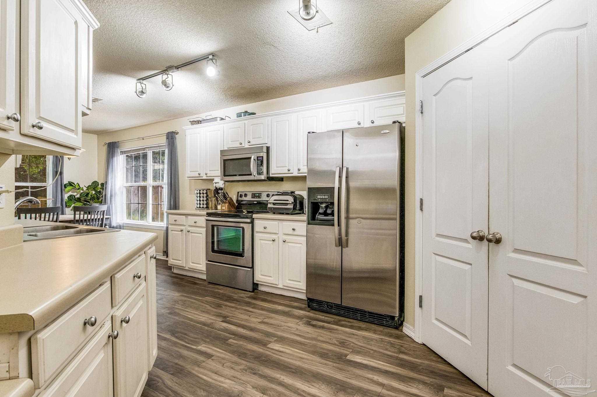 1049 Brownfield Rd
