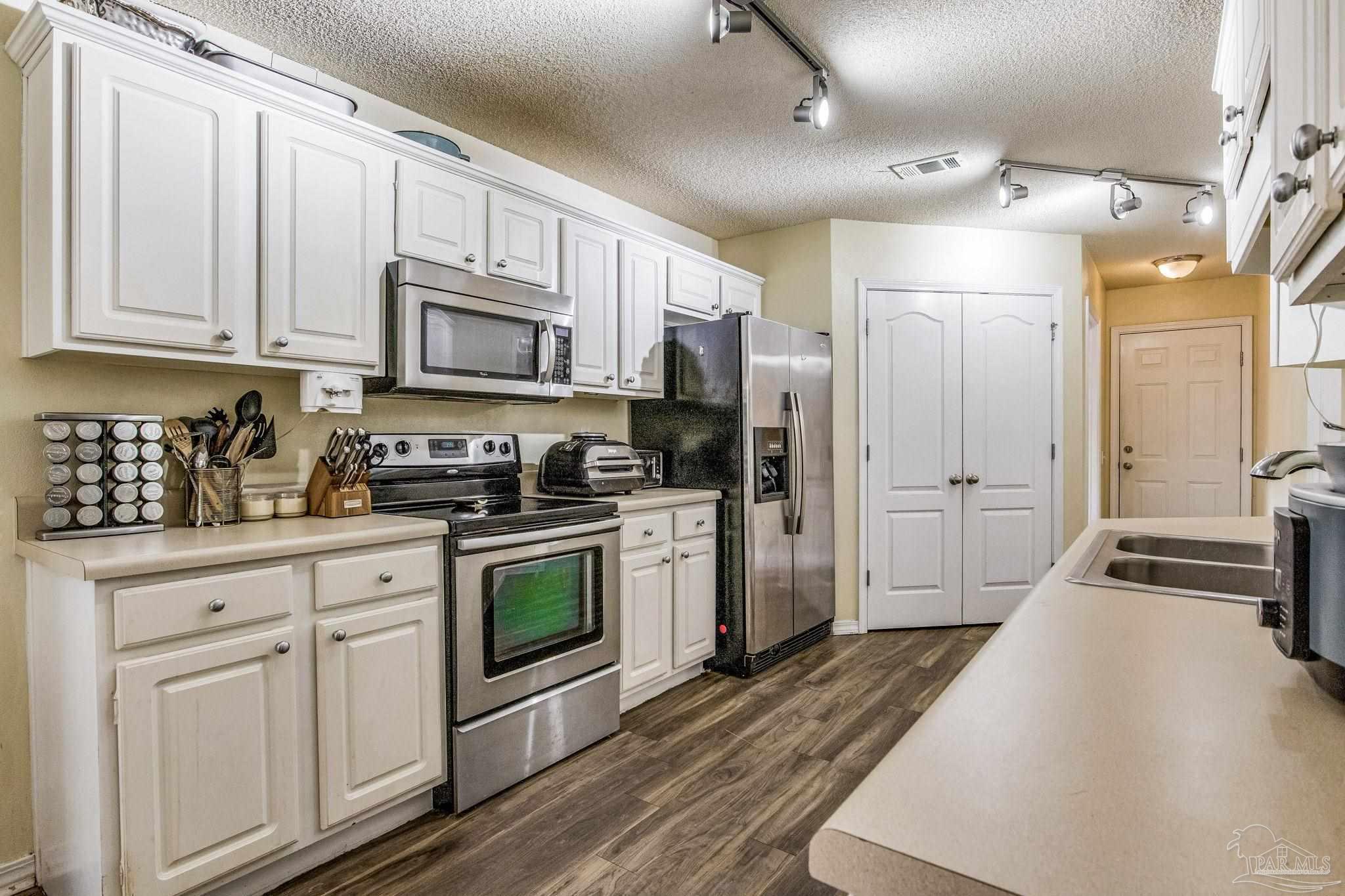 1049 Brownfield Rd