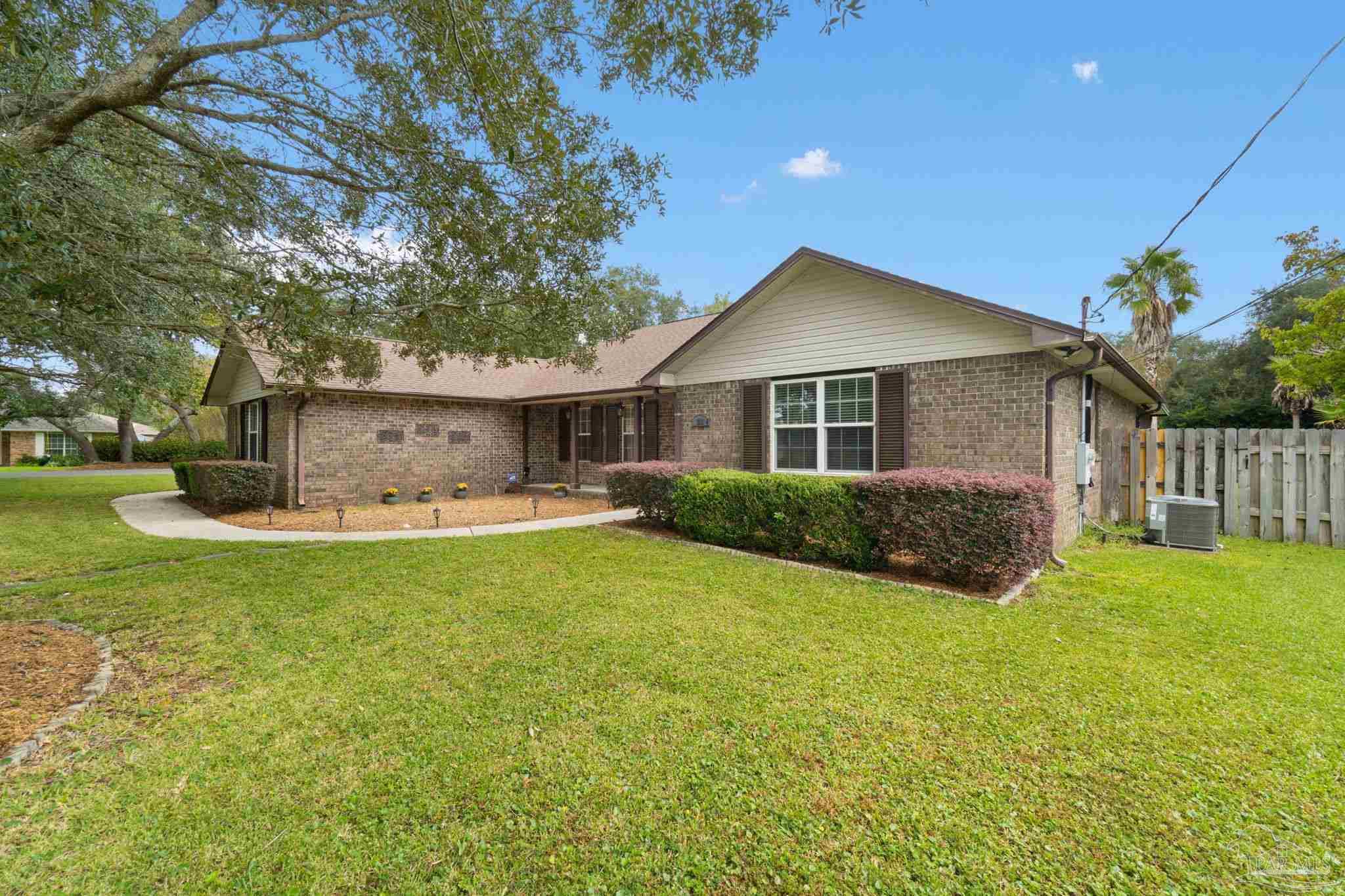 1218 Brad Thomas Dr