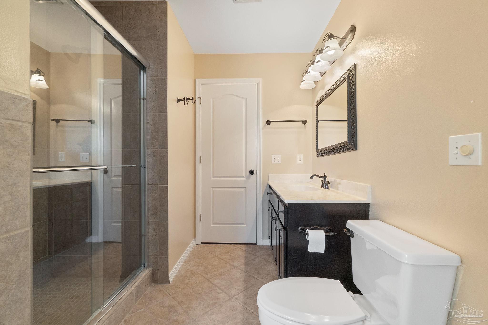 1218 Brad Thomas Dr