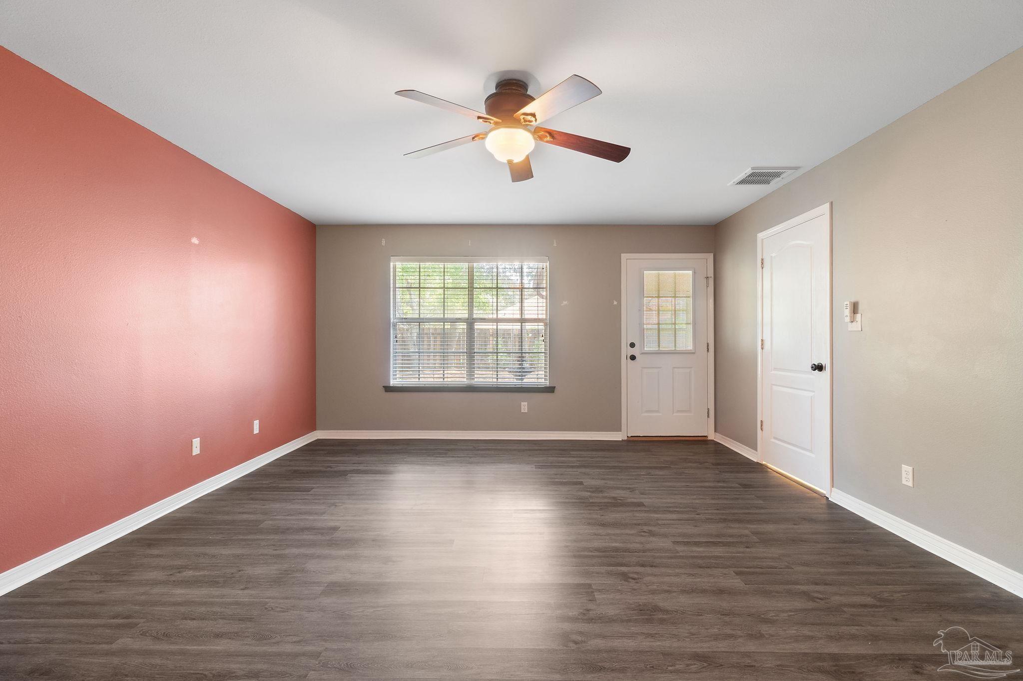 1218 Brad Thomas Dr