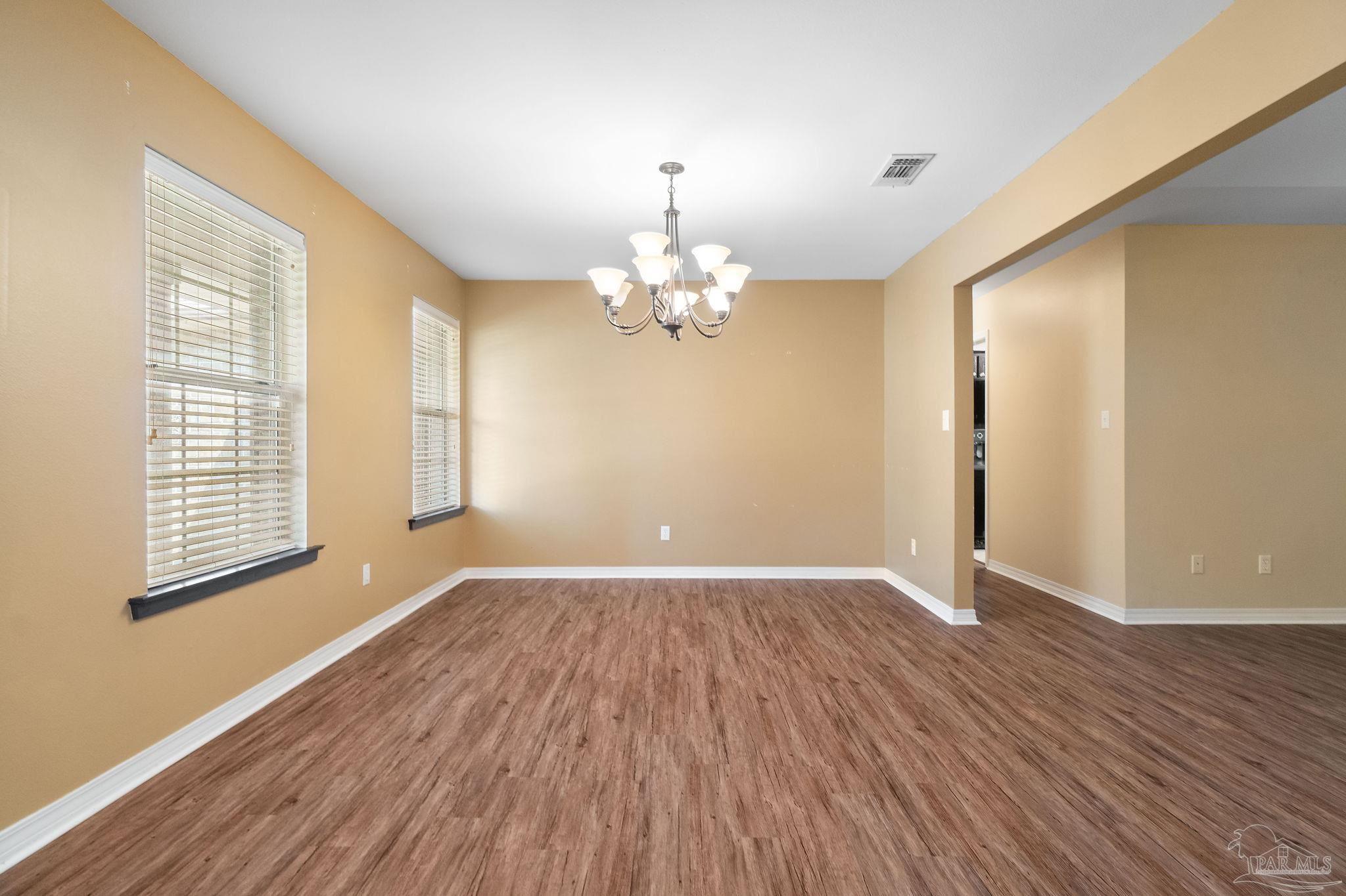 1218 Brad Thomas Dr