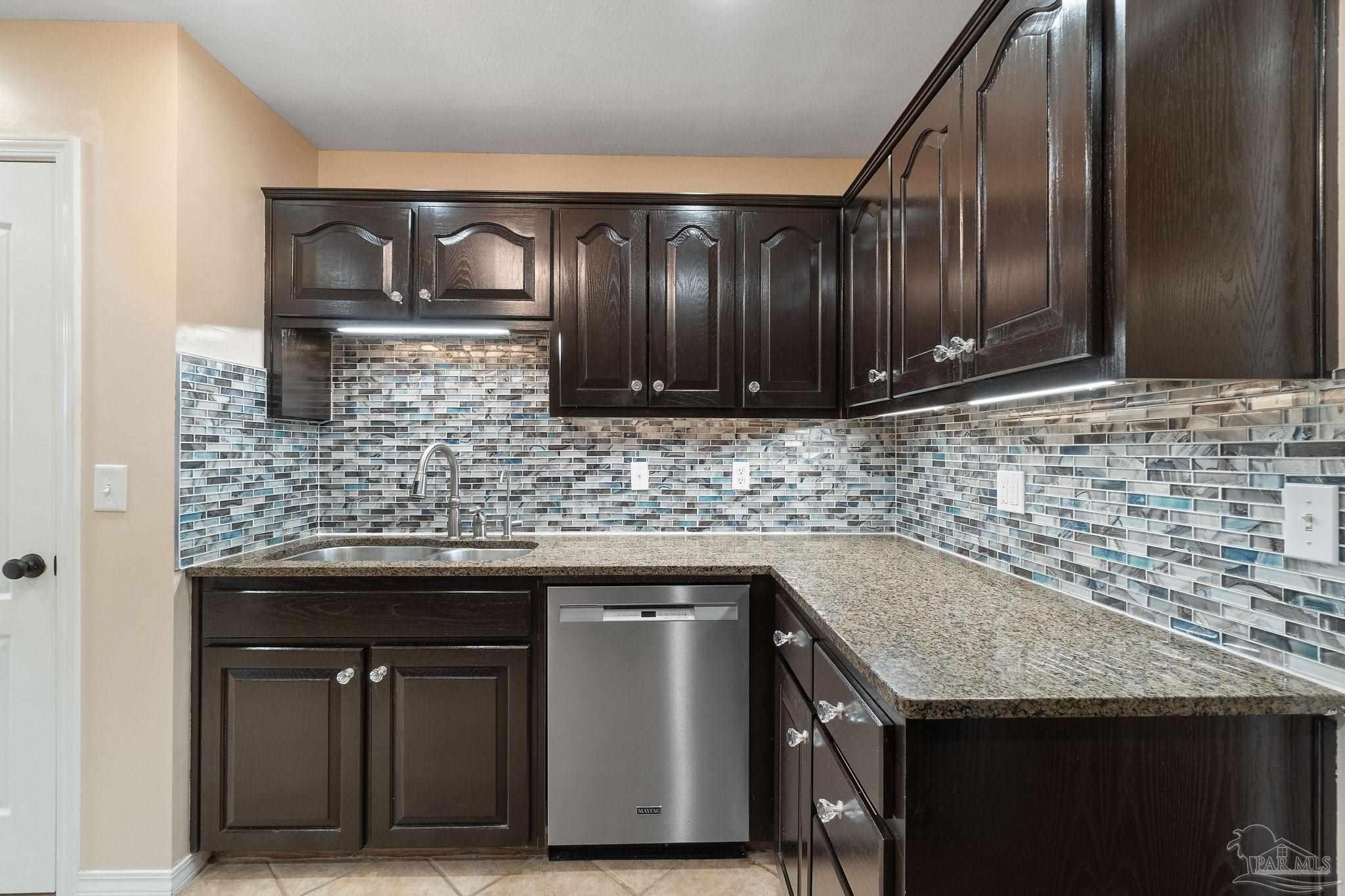 1218 Brad Thomas Dr