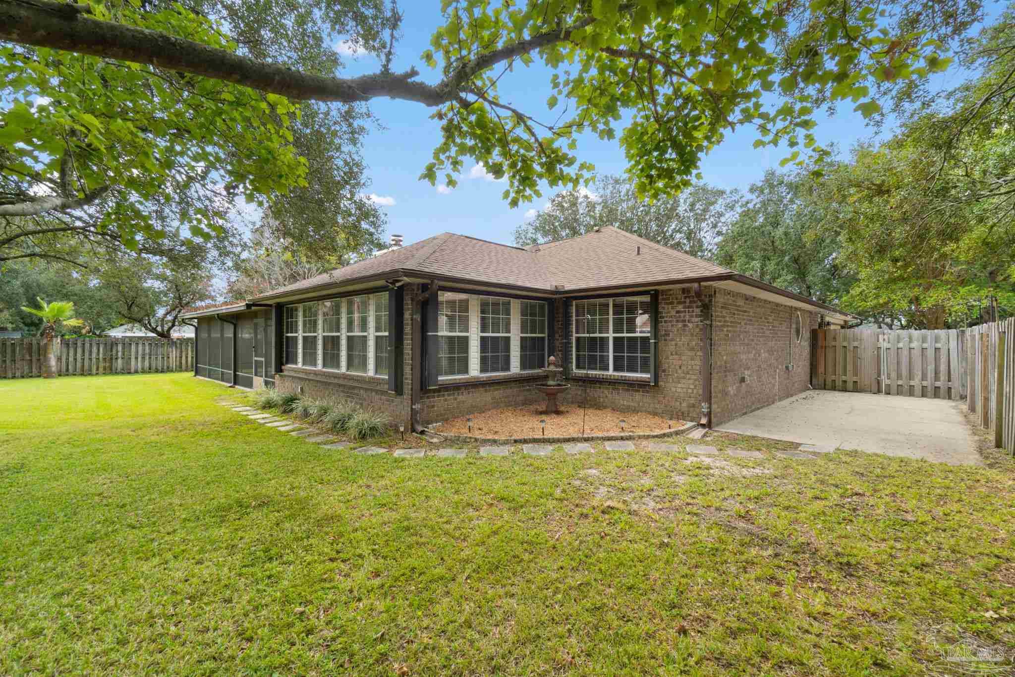 1218 Brad Thomas Dr