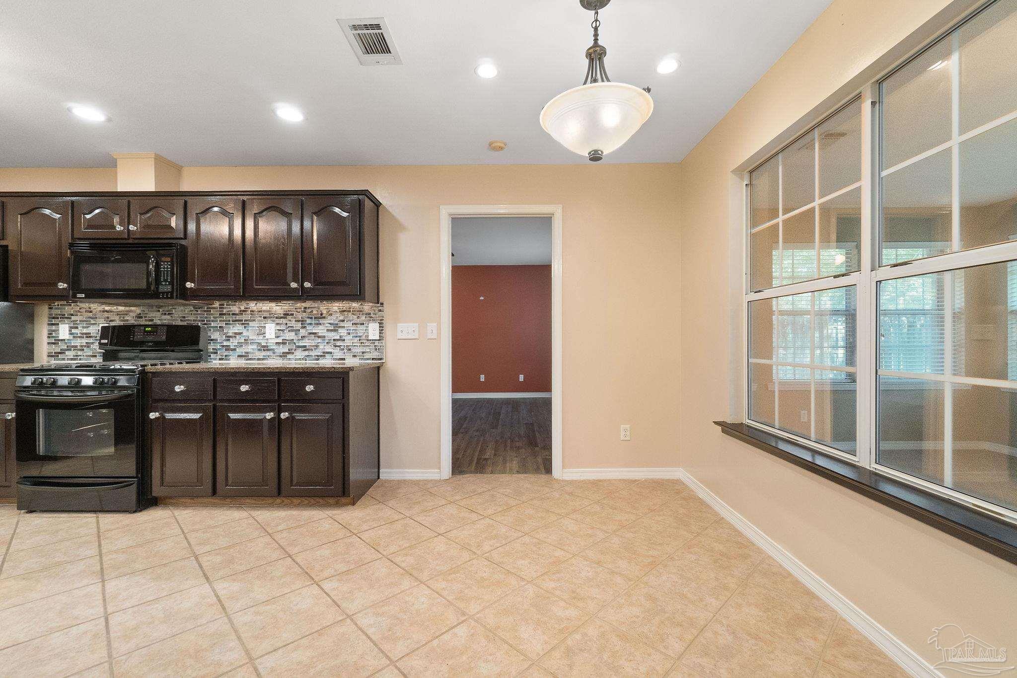 1218 Brad Thomas Dr