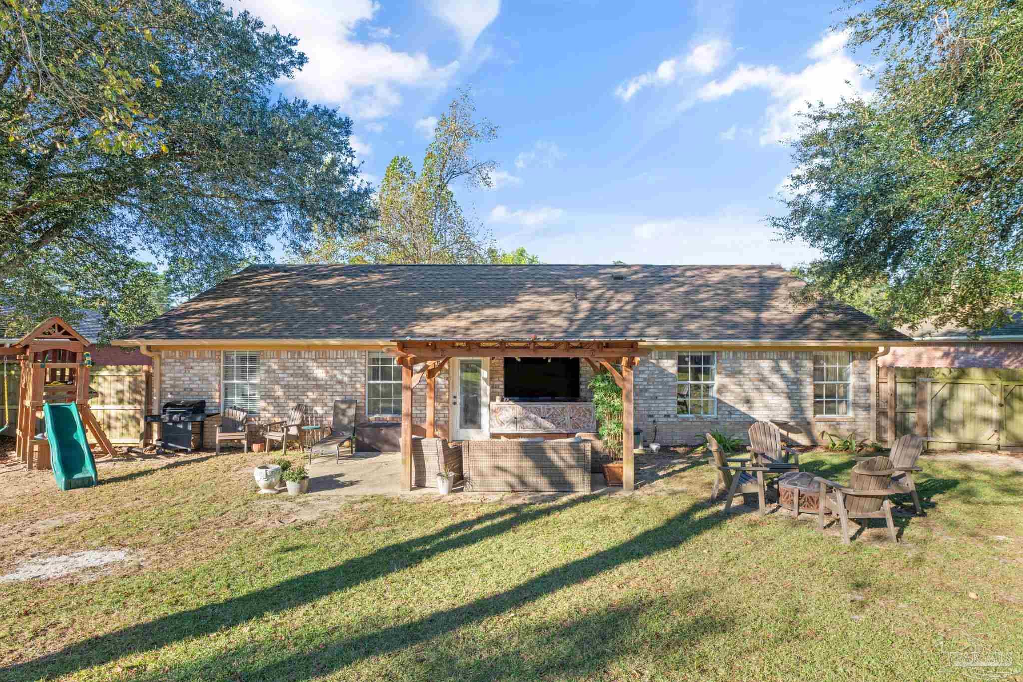 703 Meadowview Ln