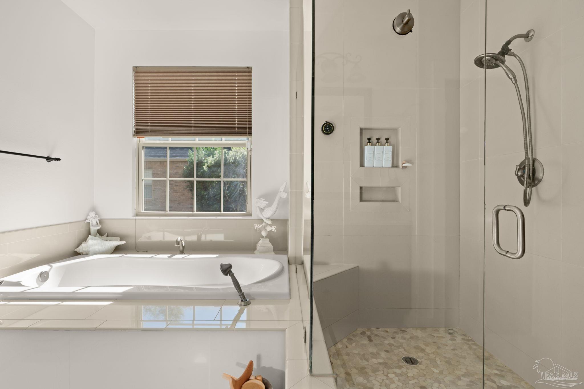 8402 Foxtail Loop