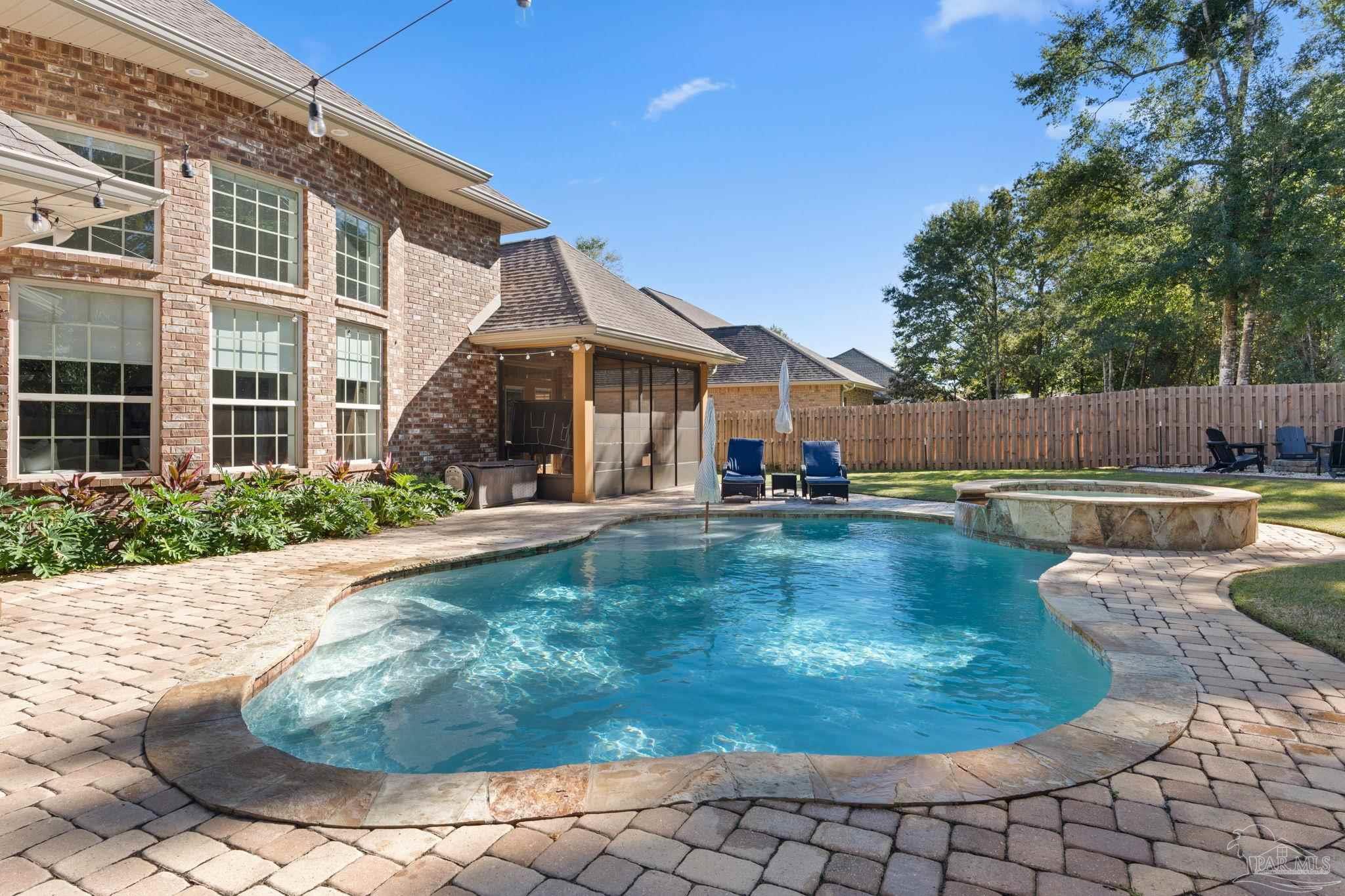 8402 Foxtail Loop