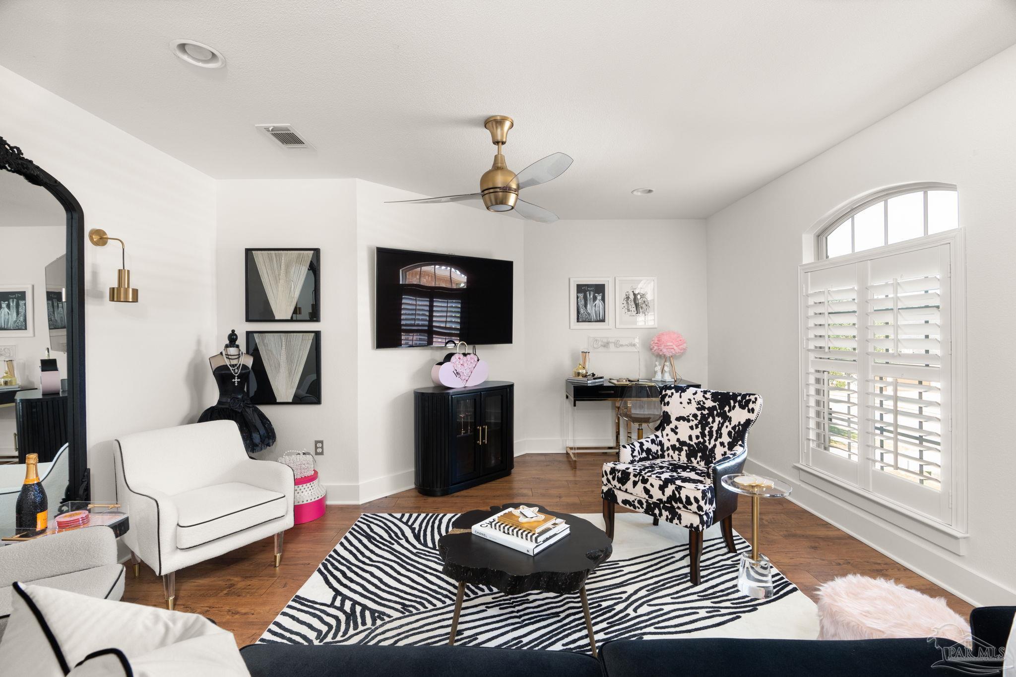 8402 Foxtail Loop