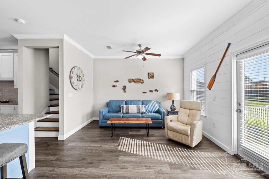 1808 Stable Ln