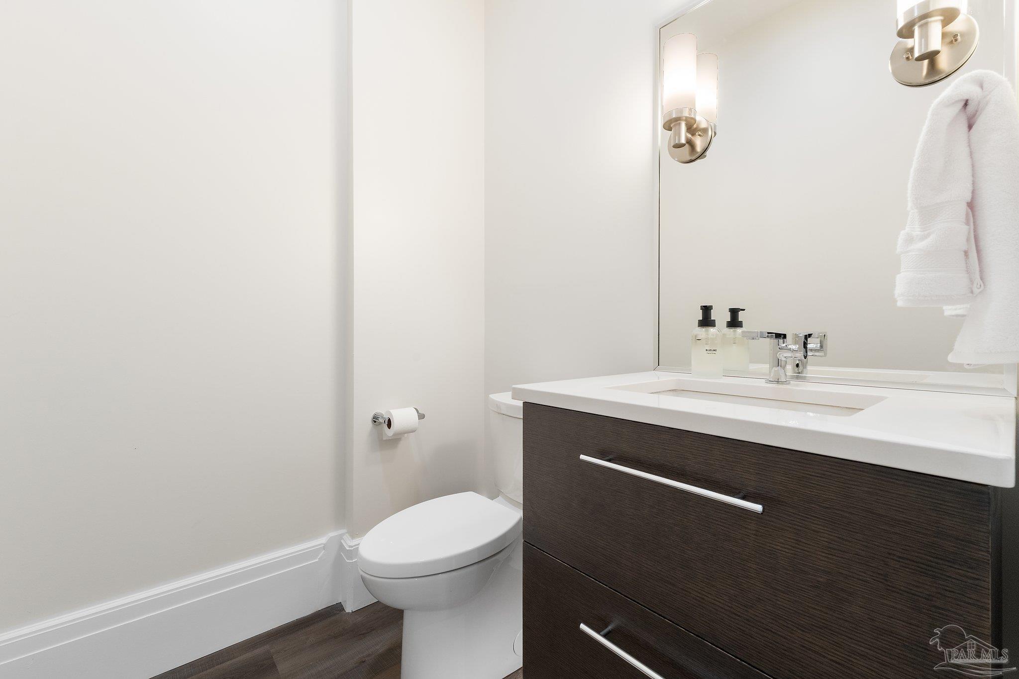 17 Palafox Pl # 305