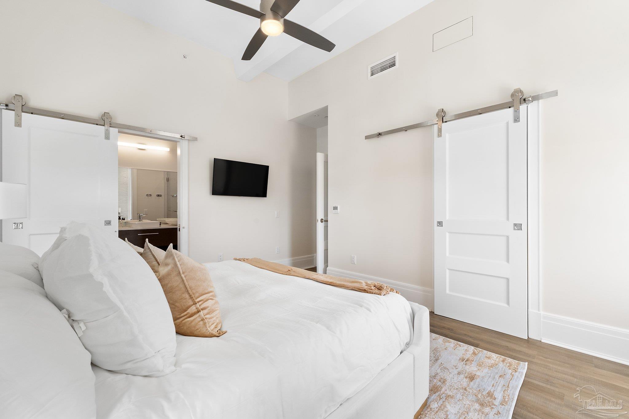 17 Palafox Pl # 305
