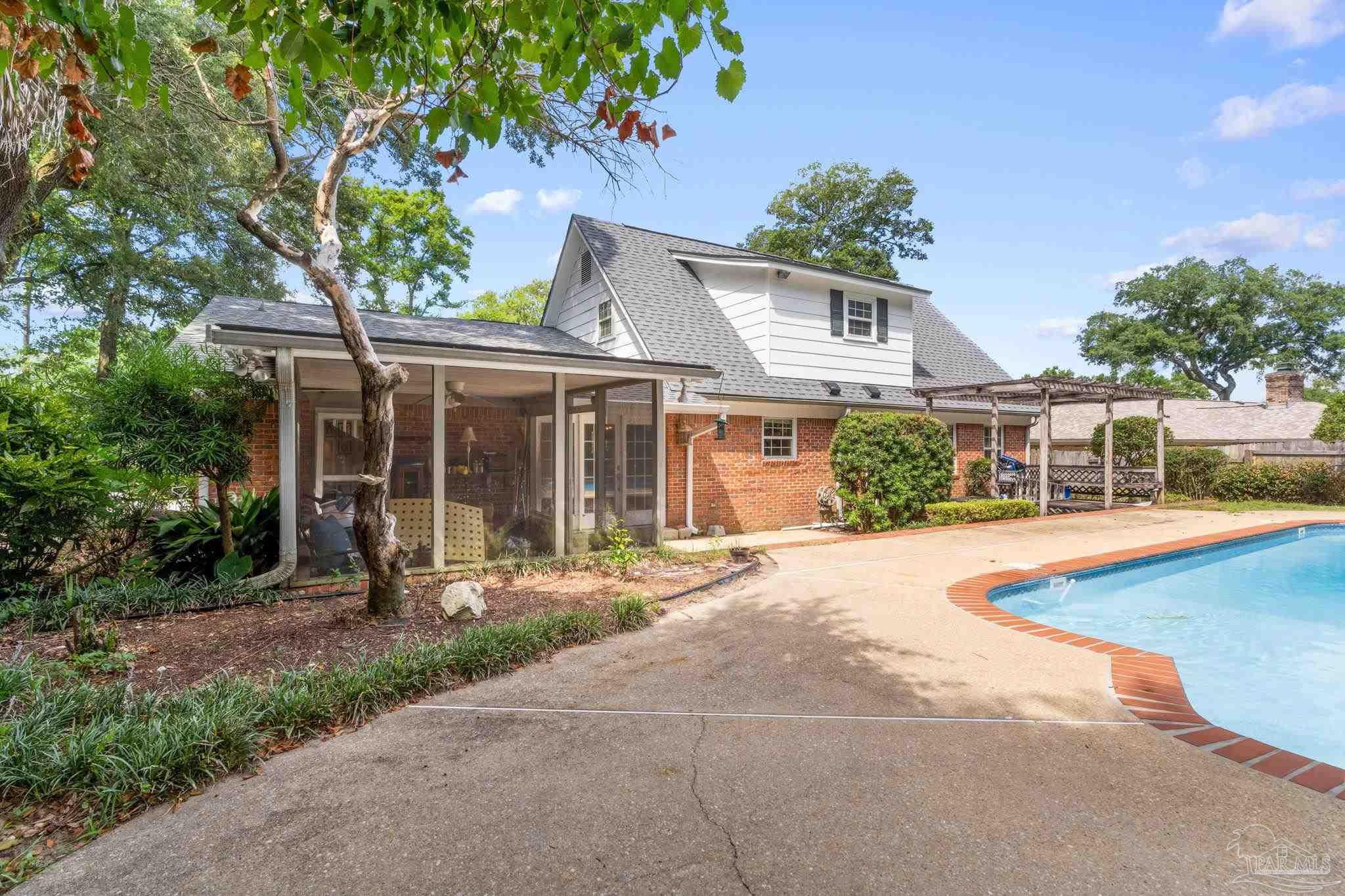 2900 Bayou Blvd