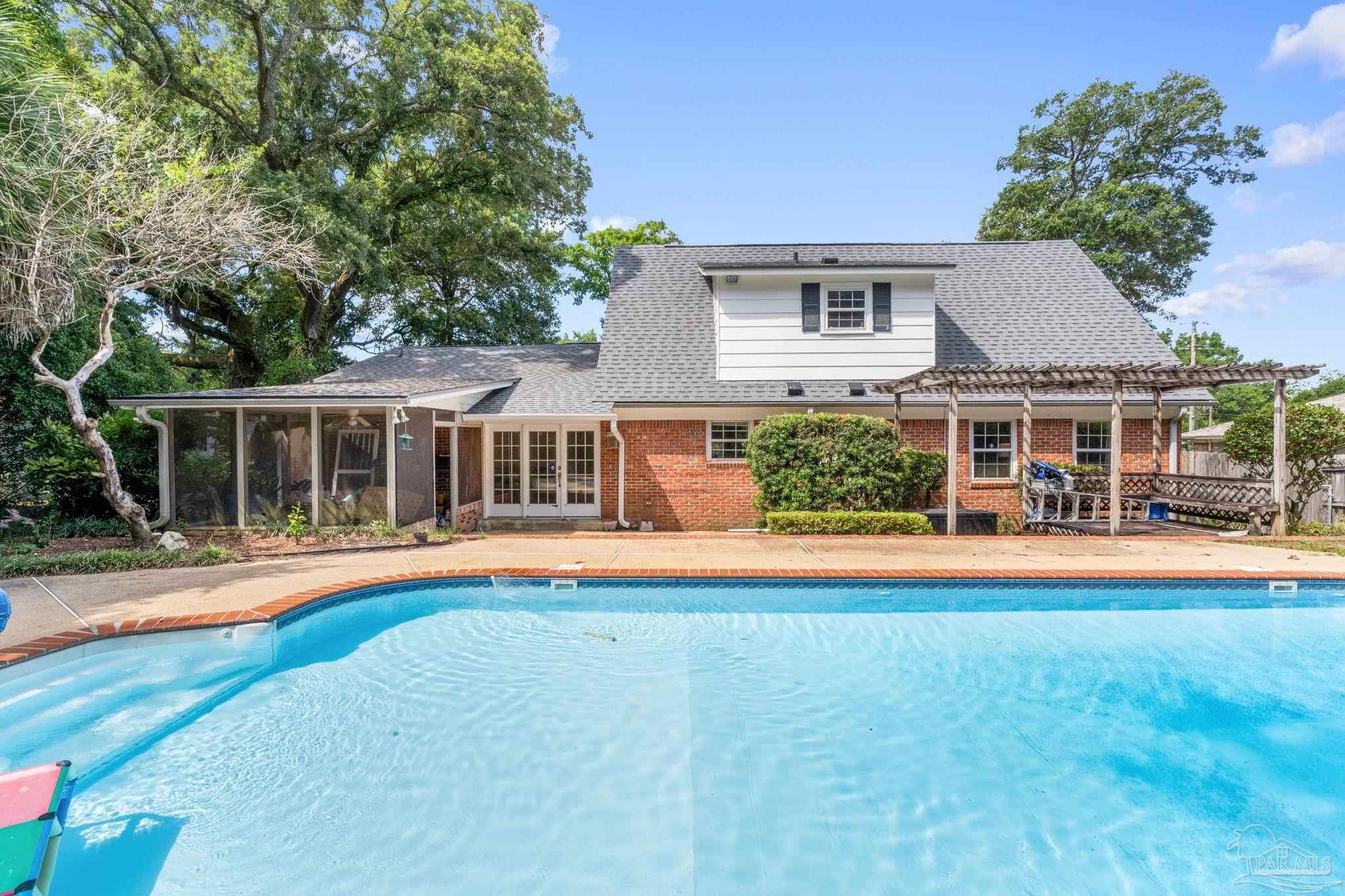 2900 Bayou Blvd