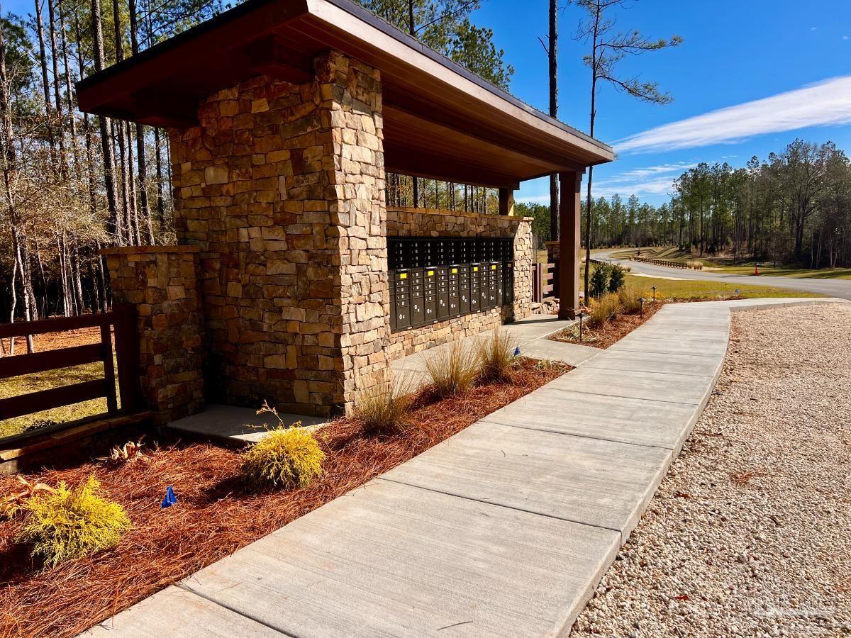 27 Ashbridge Ln