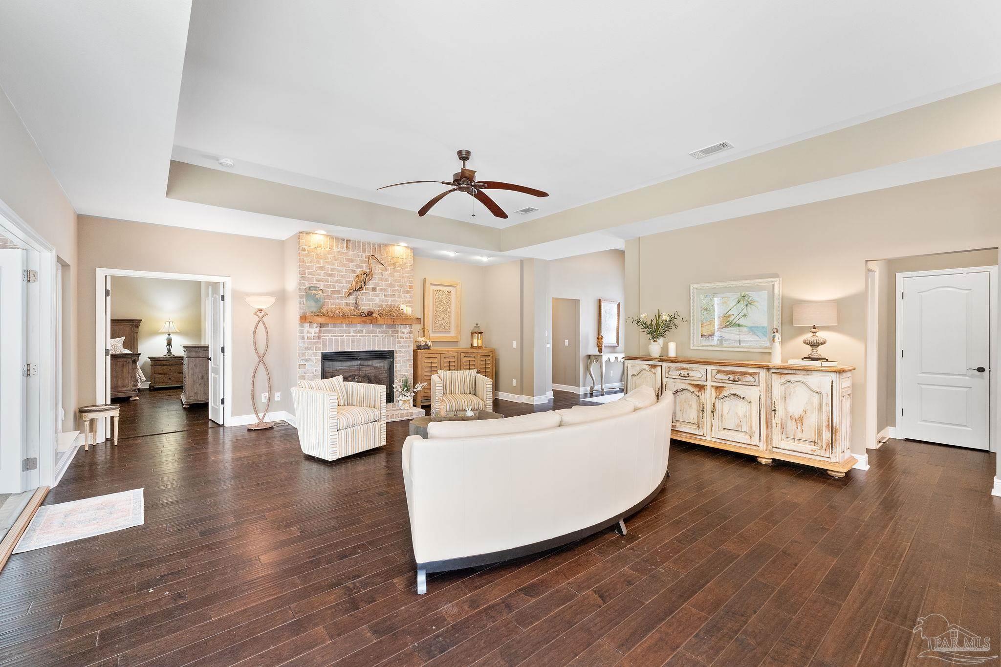 8760 Foxtail Loop