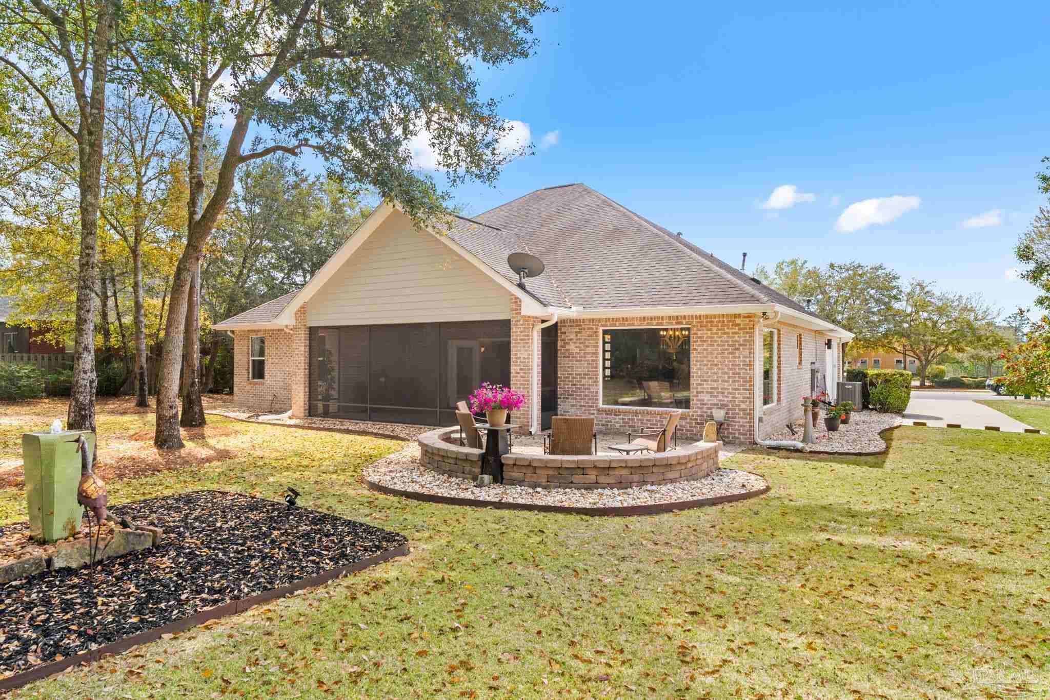 8760 Foxtail Loop