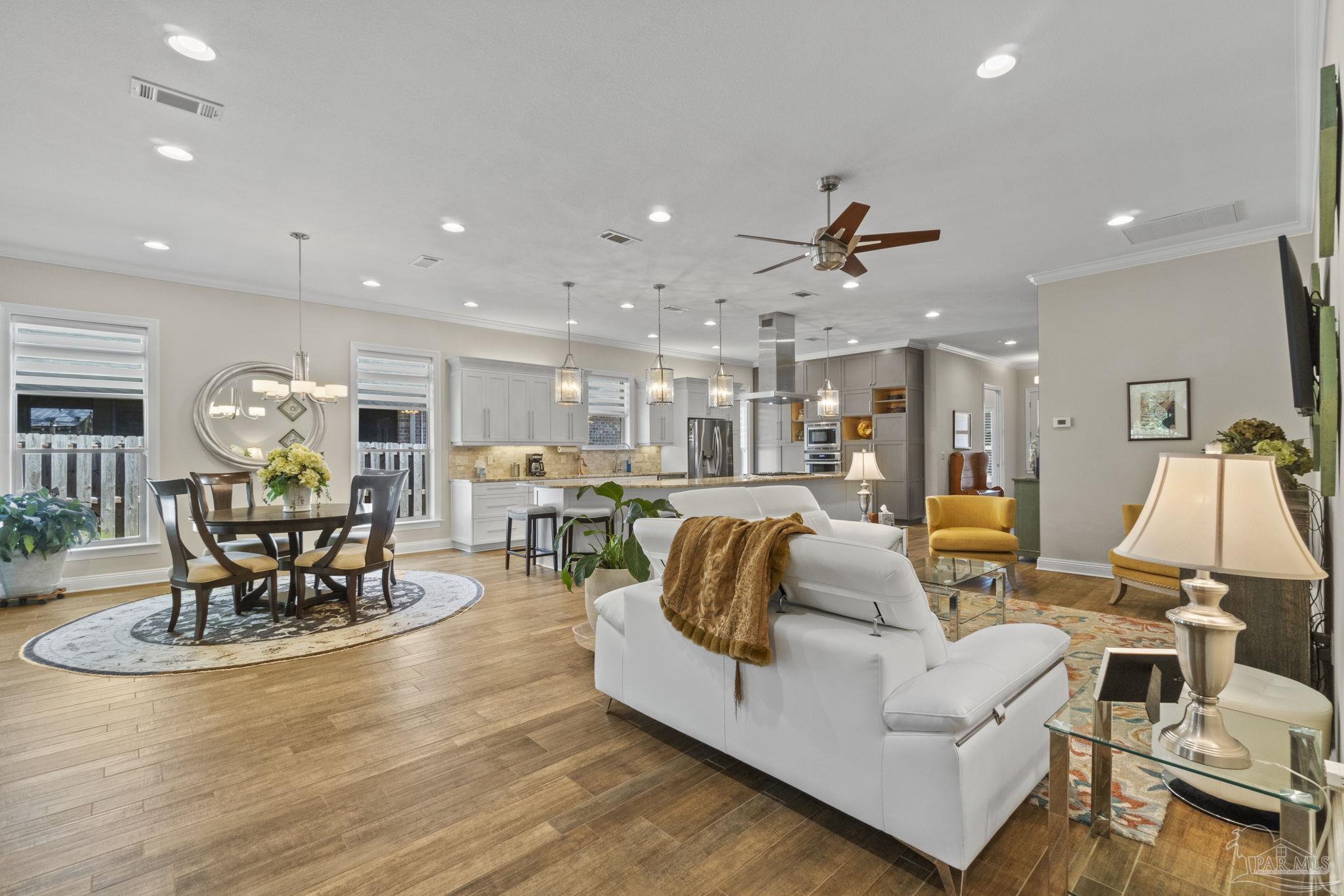 5956 Dahoon Dr