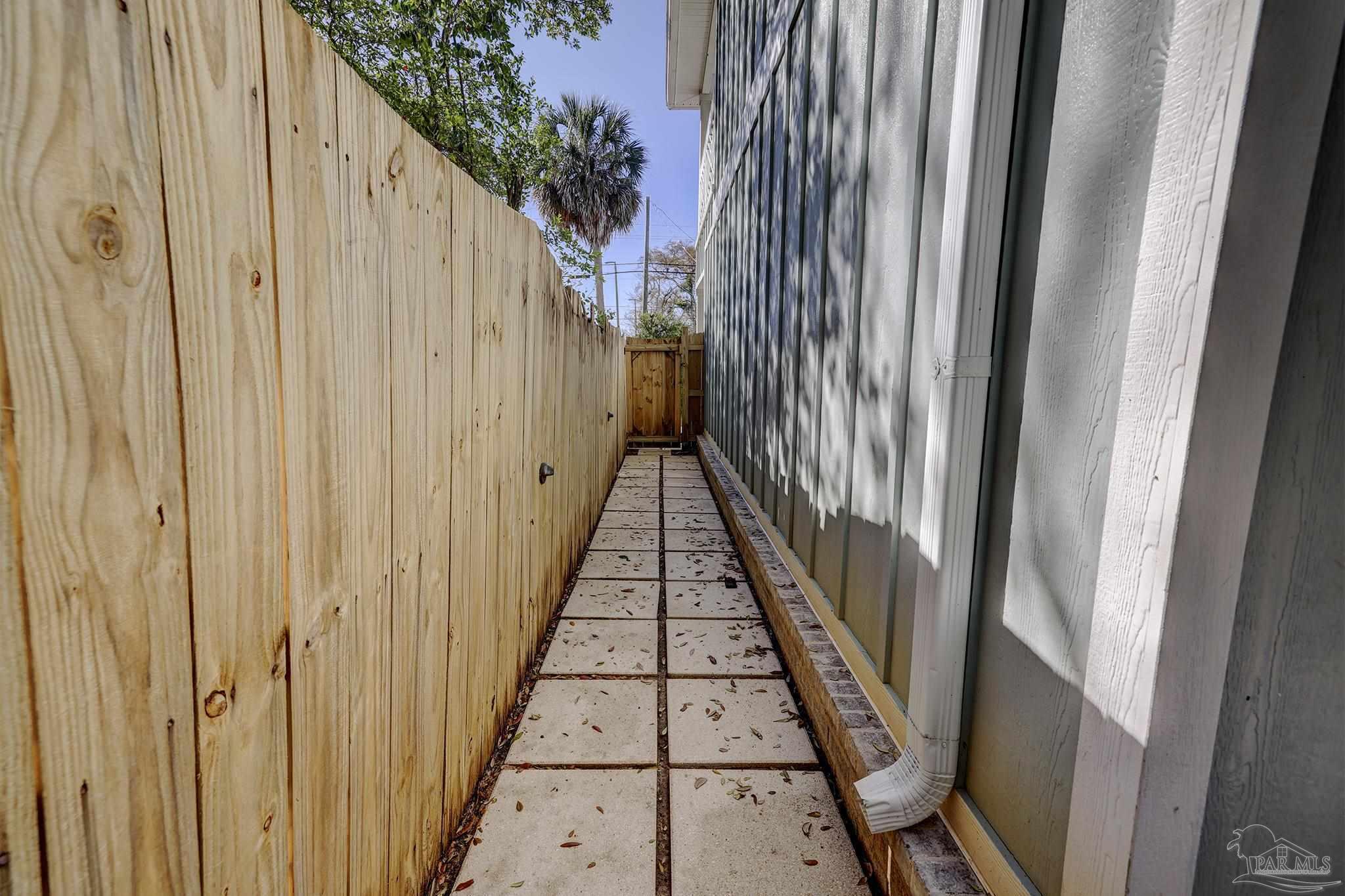 304 W Chase St