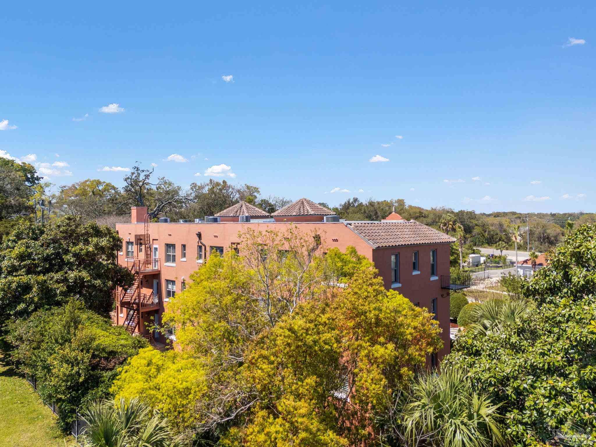 2007 E Gadsden St # 301