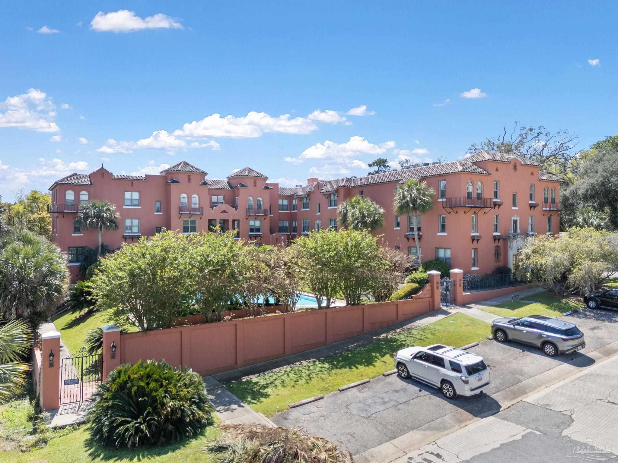 2007 E Gadsden St # 301