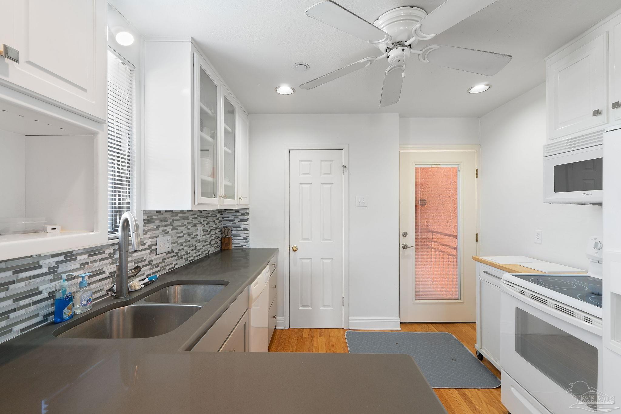 2007 E Gadsden St # 301