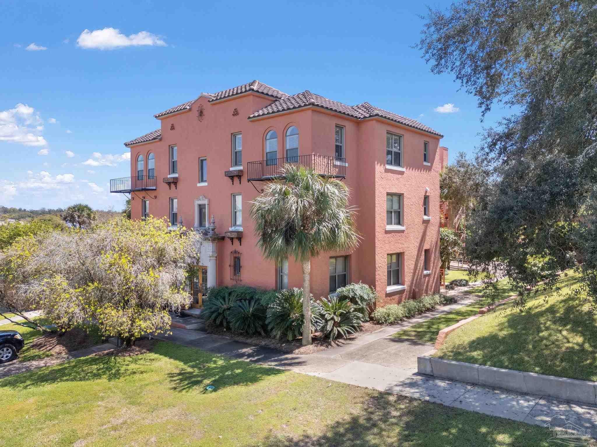 2007 E Gadsden St # 301