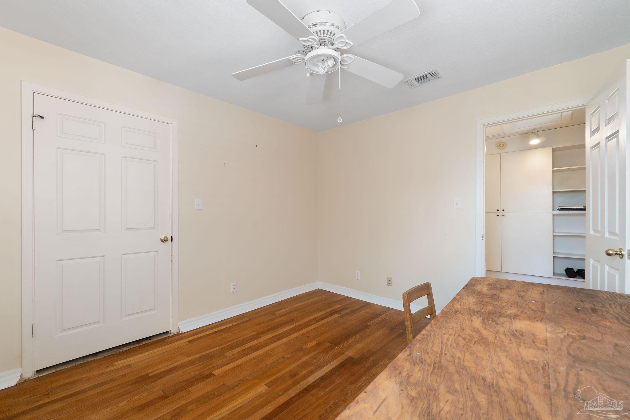 2007 E Gadsden St # 301