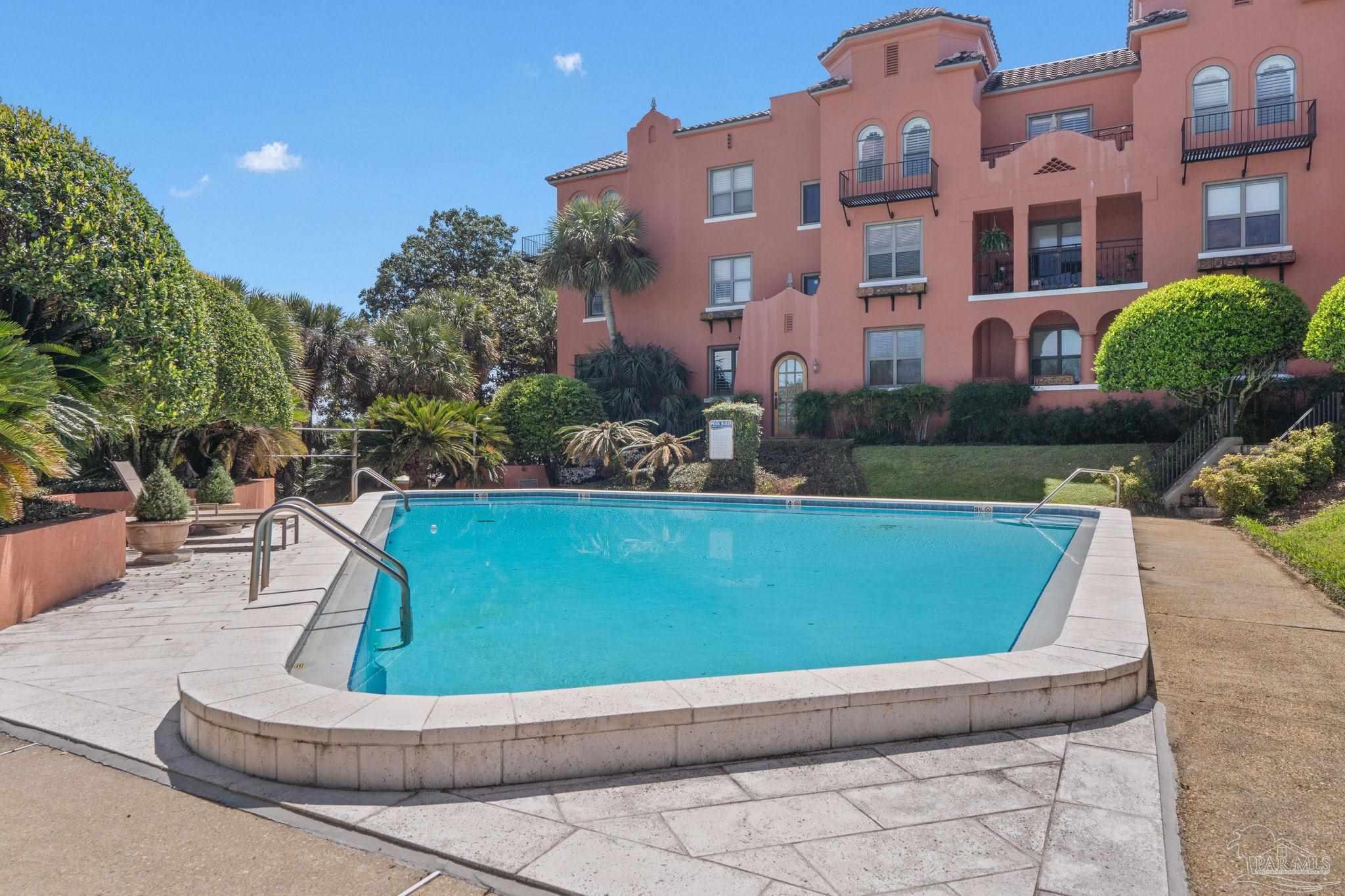 2007 E Gadsden St # 301