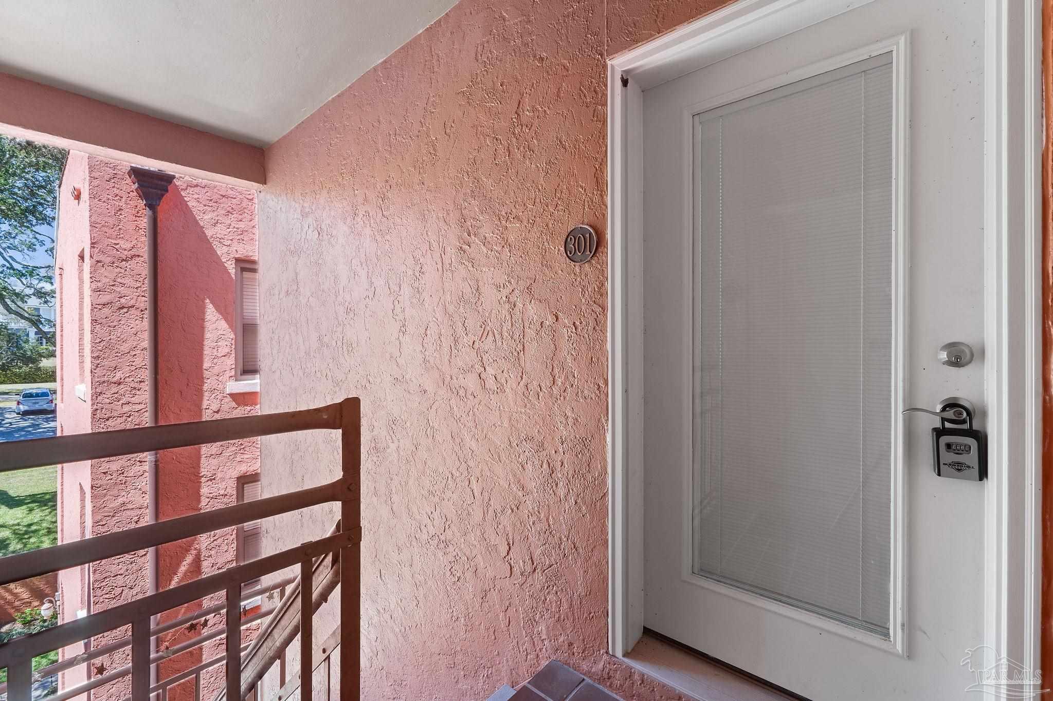 2007 E Gadsden St # 301