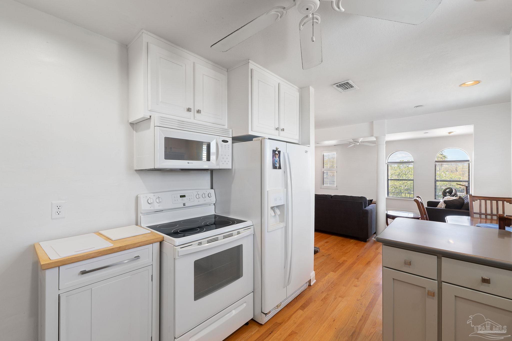 2007 E Gadsden St # 301