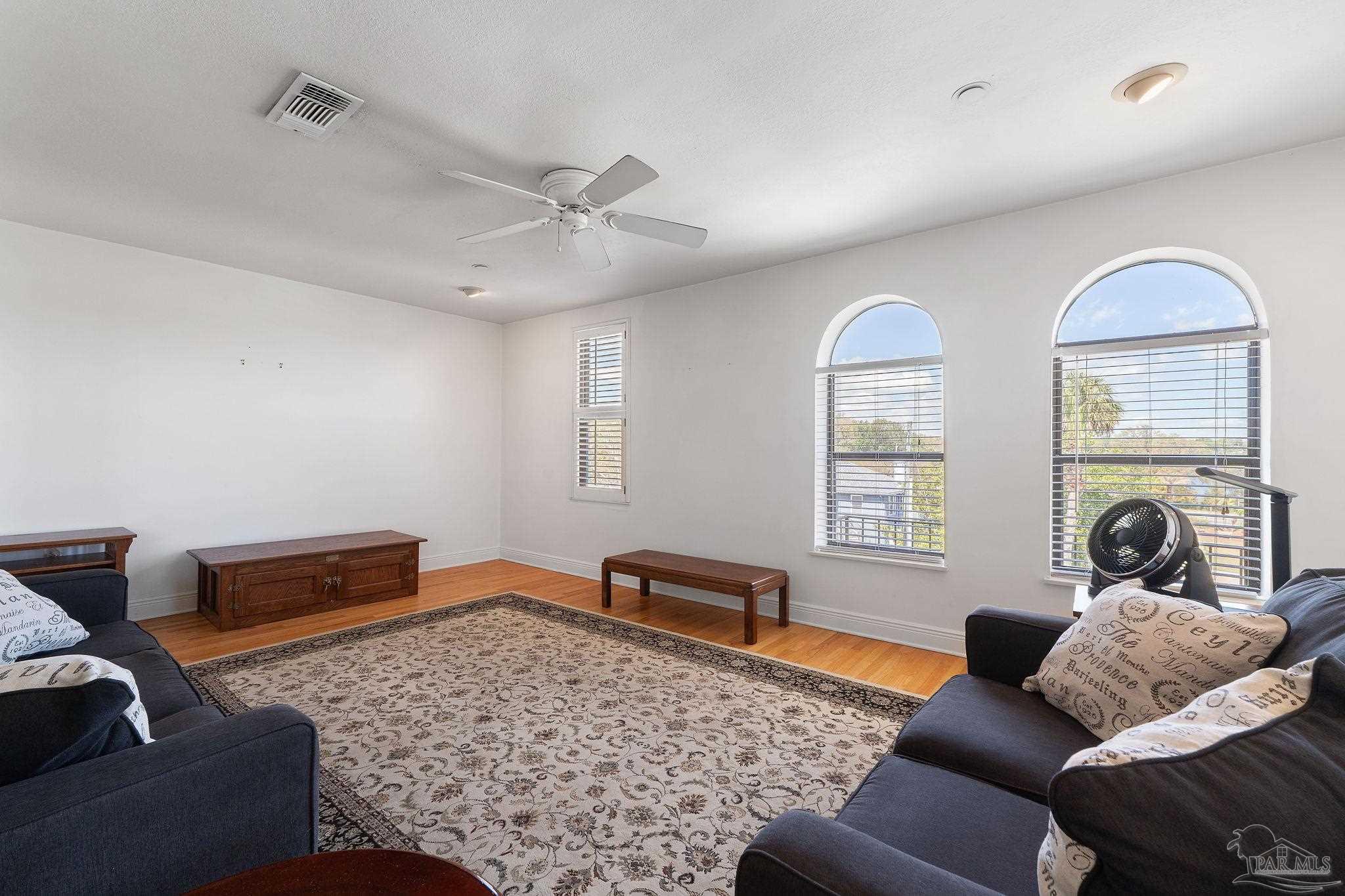 2007 E Gadsden St # 301