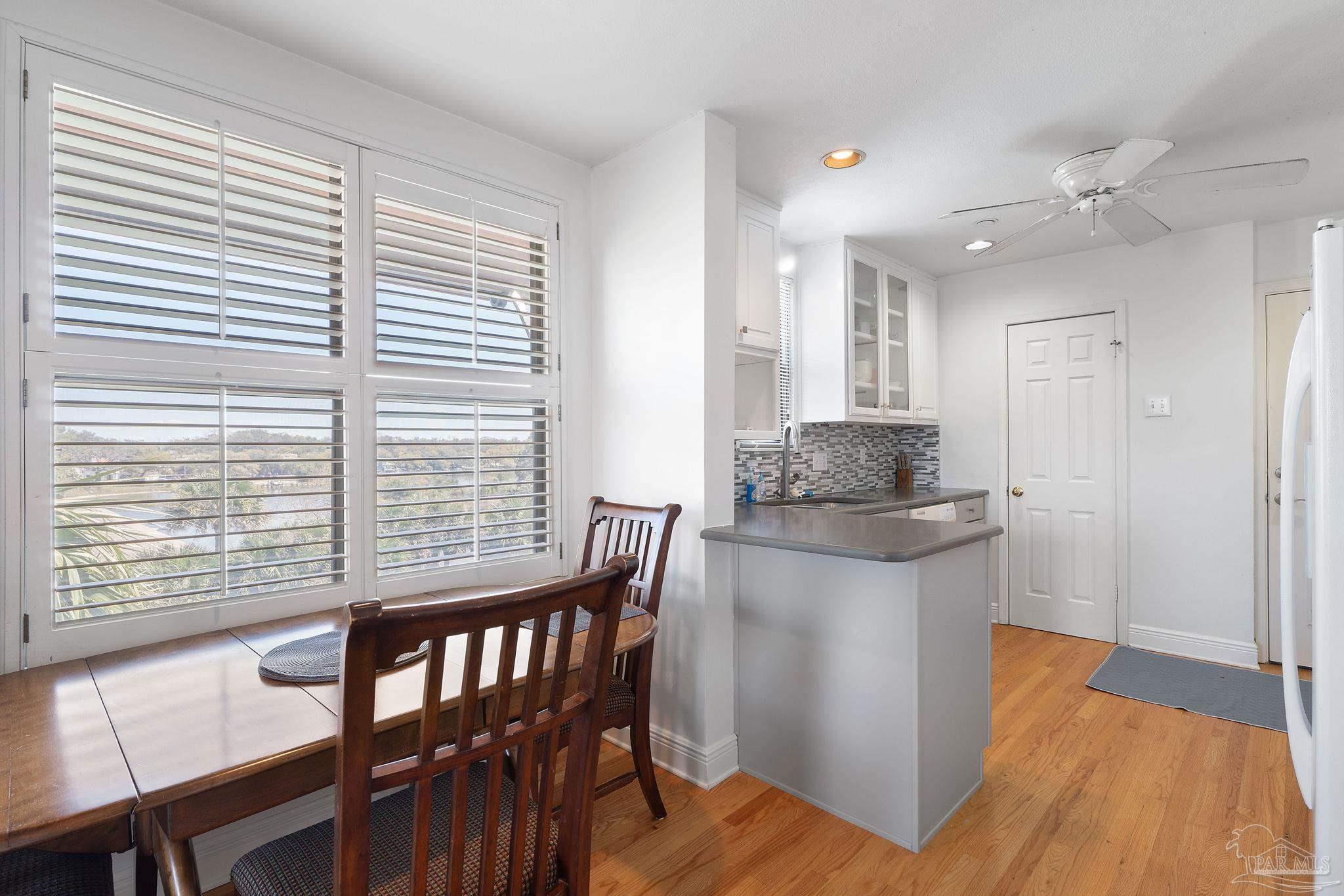 2007 E Gadsden St # 301