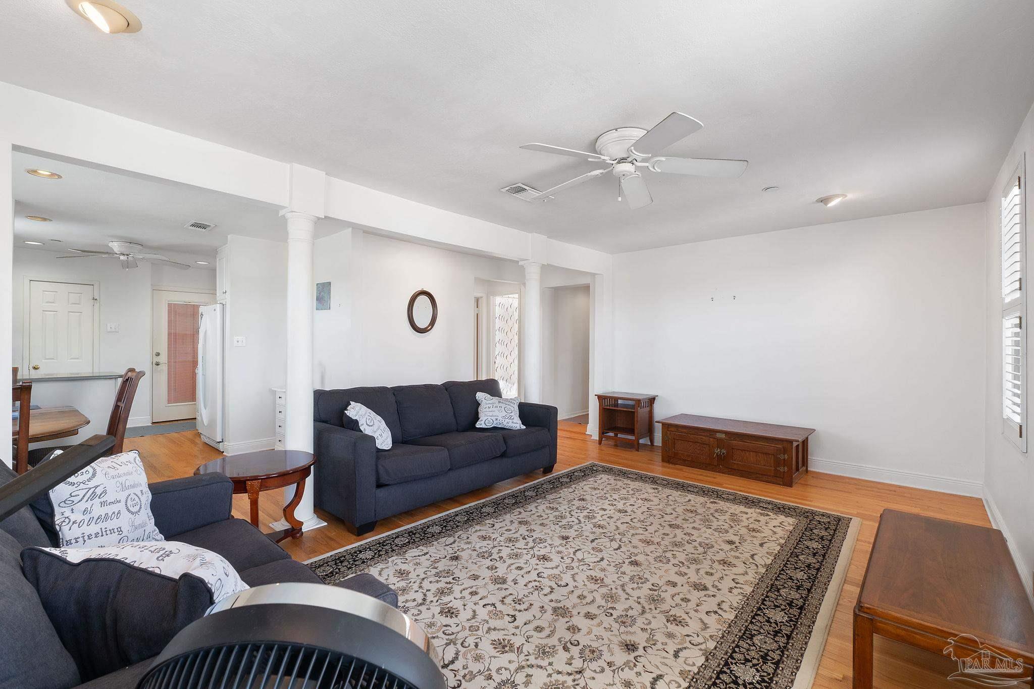 2007 E Gadsden St # 301