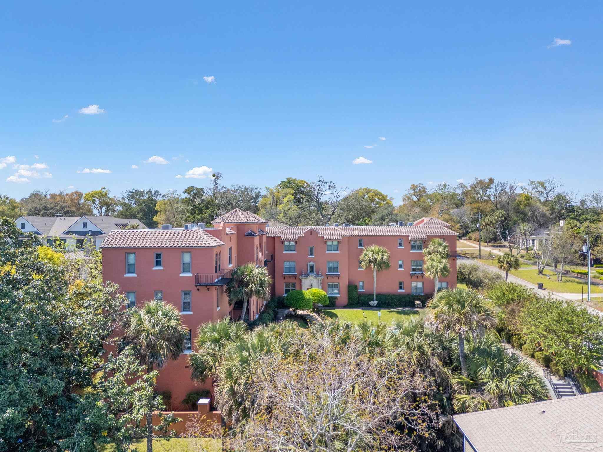 2007 E Gadsden St # 301