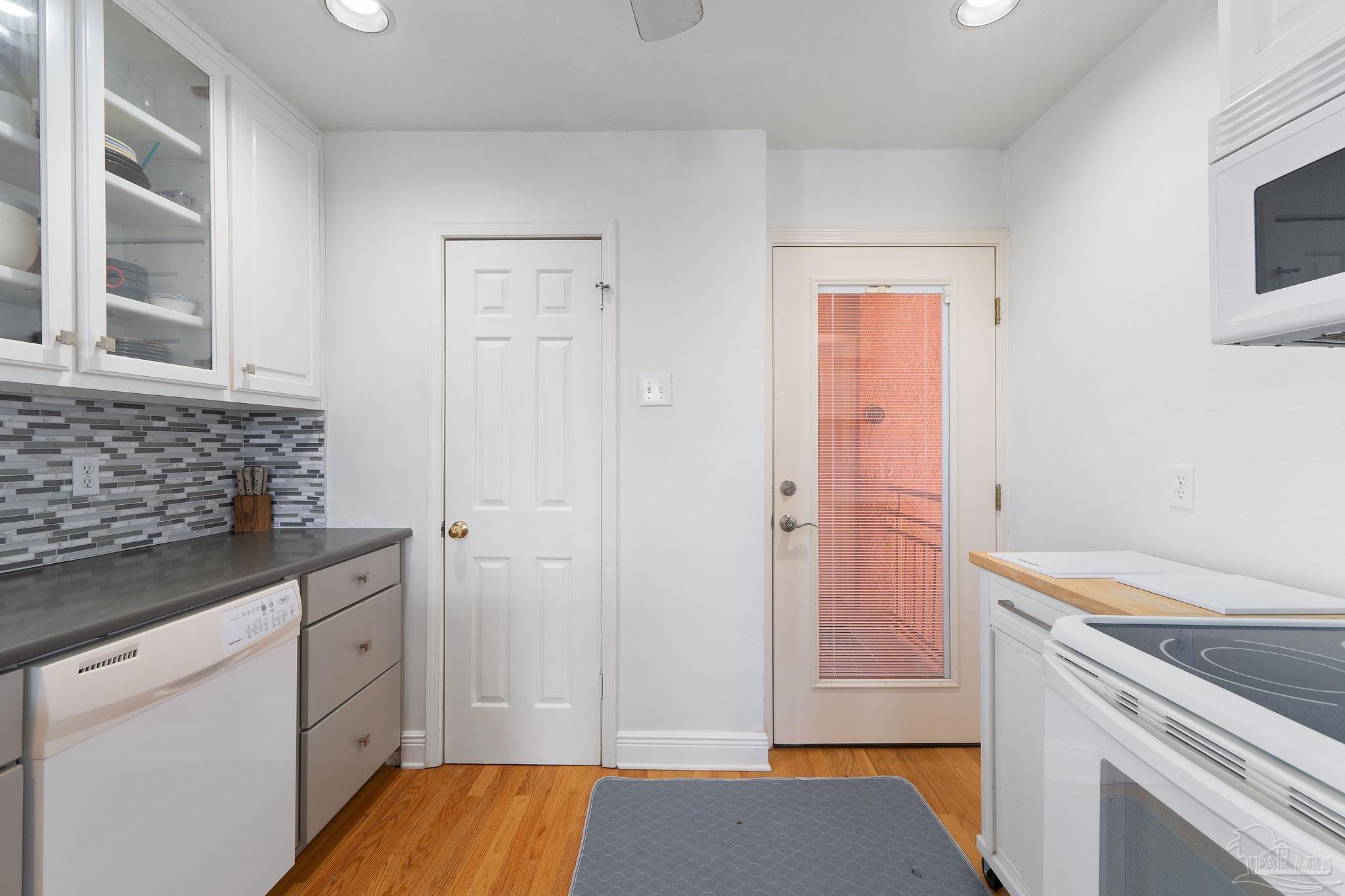 2007 E Gadsden St # 301