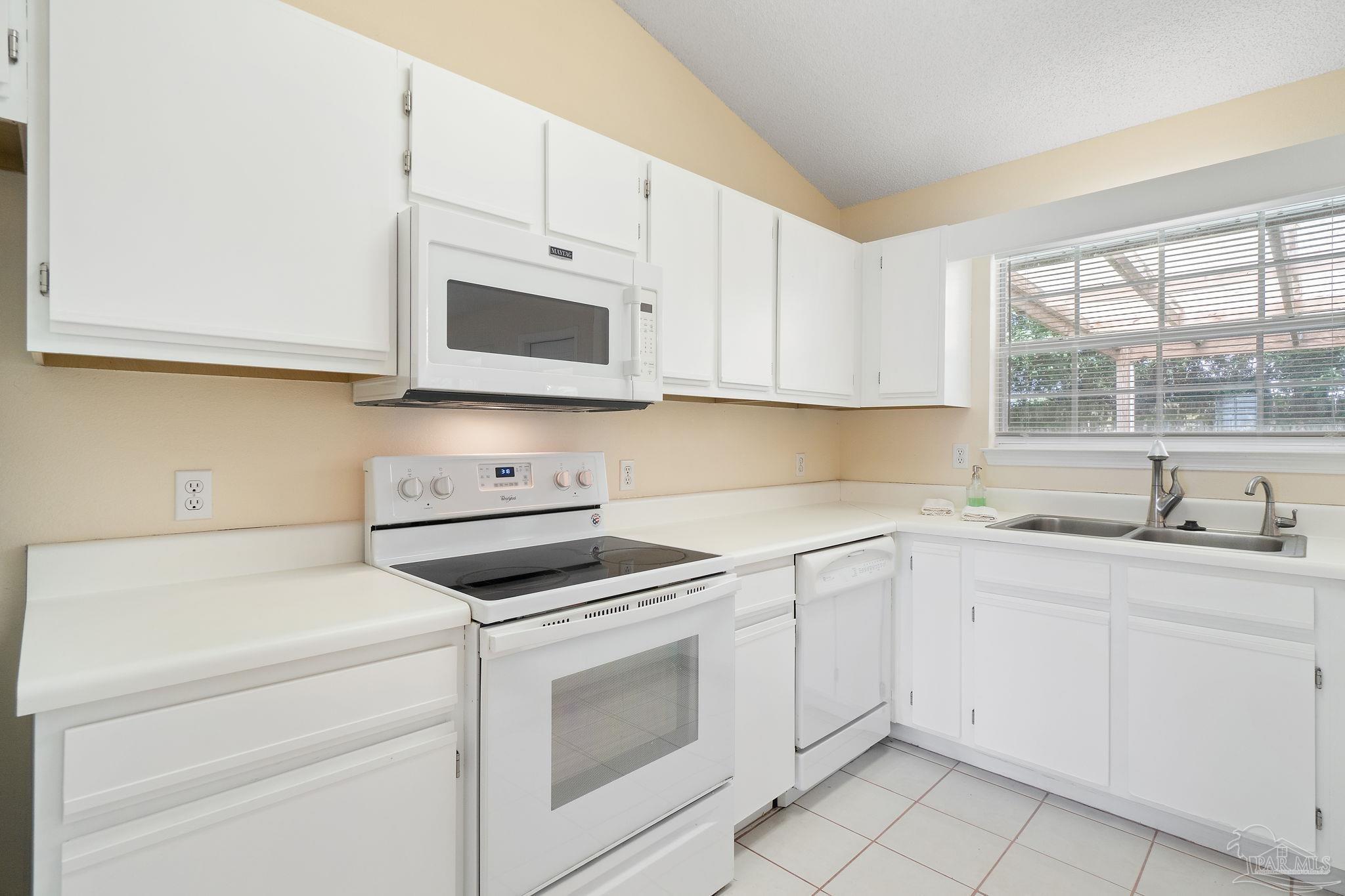 1324 Sterling Point Pl