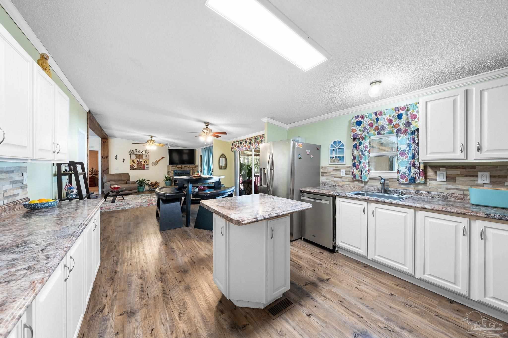 7988 Twin Lake Dr