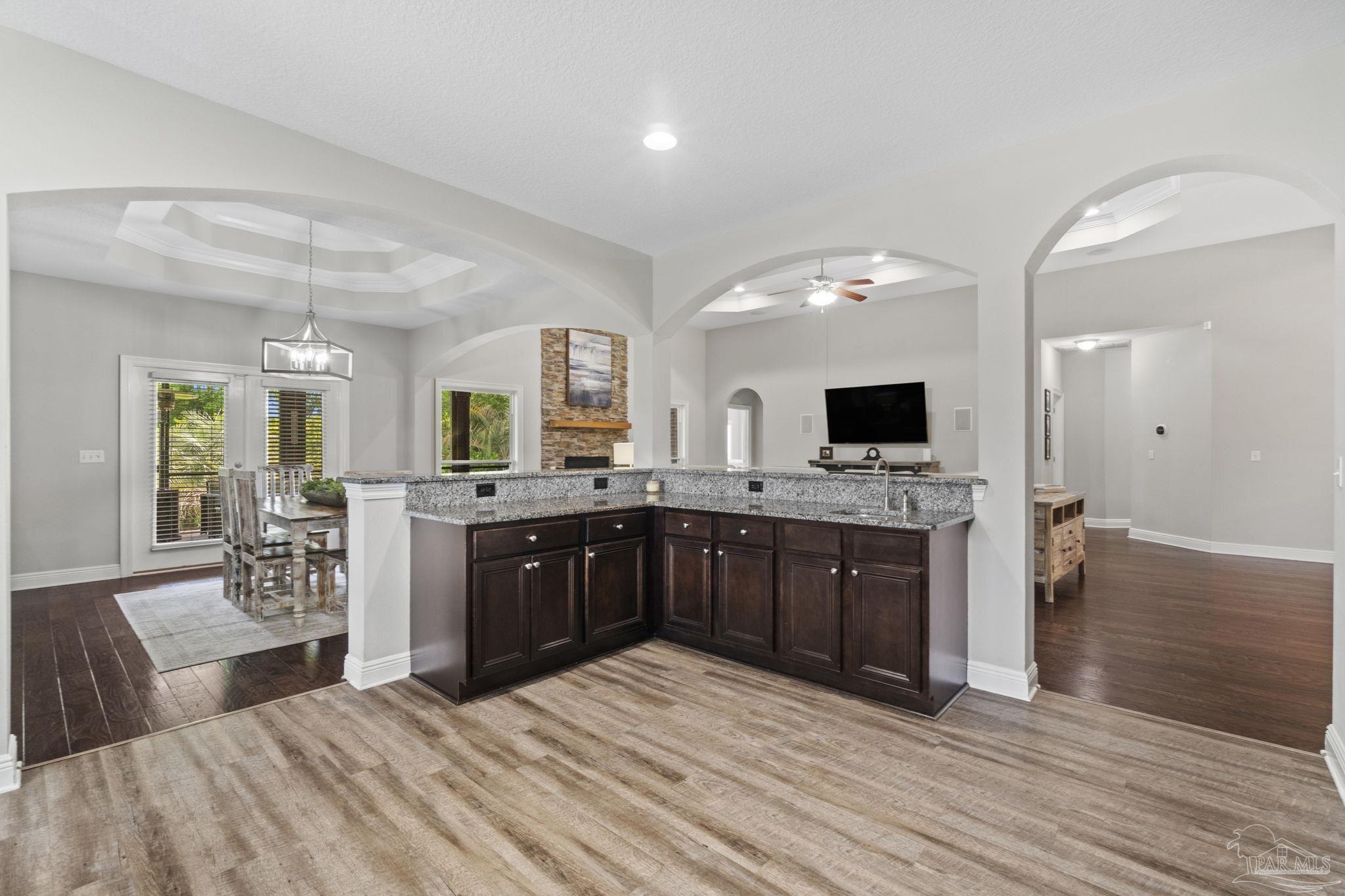 5621 Lobelia Ln