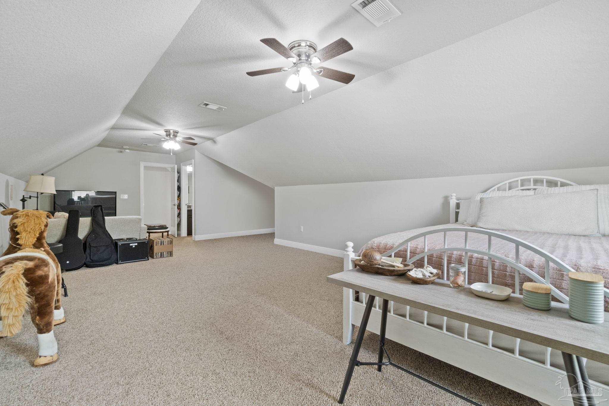 5621 Lobelia Ln
