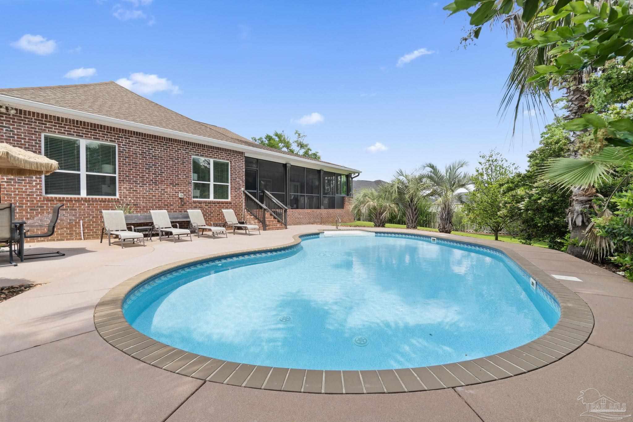 5621 Lobelia Ln