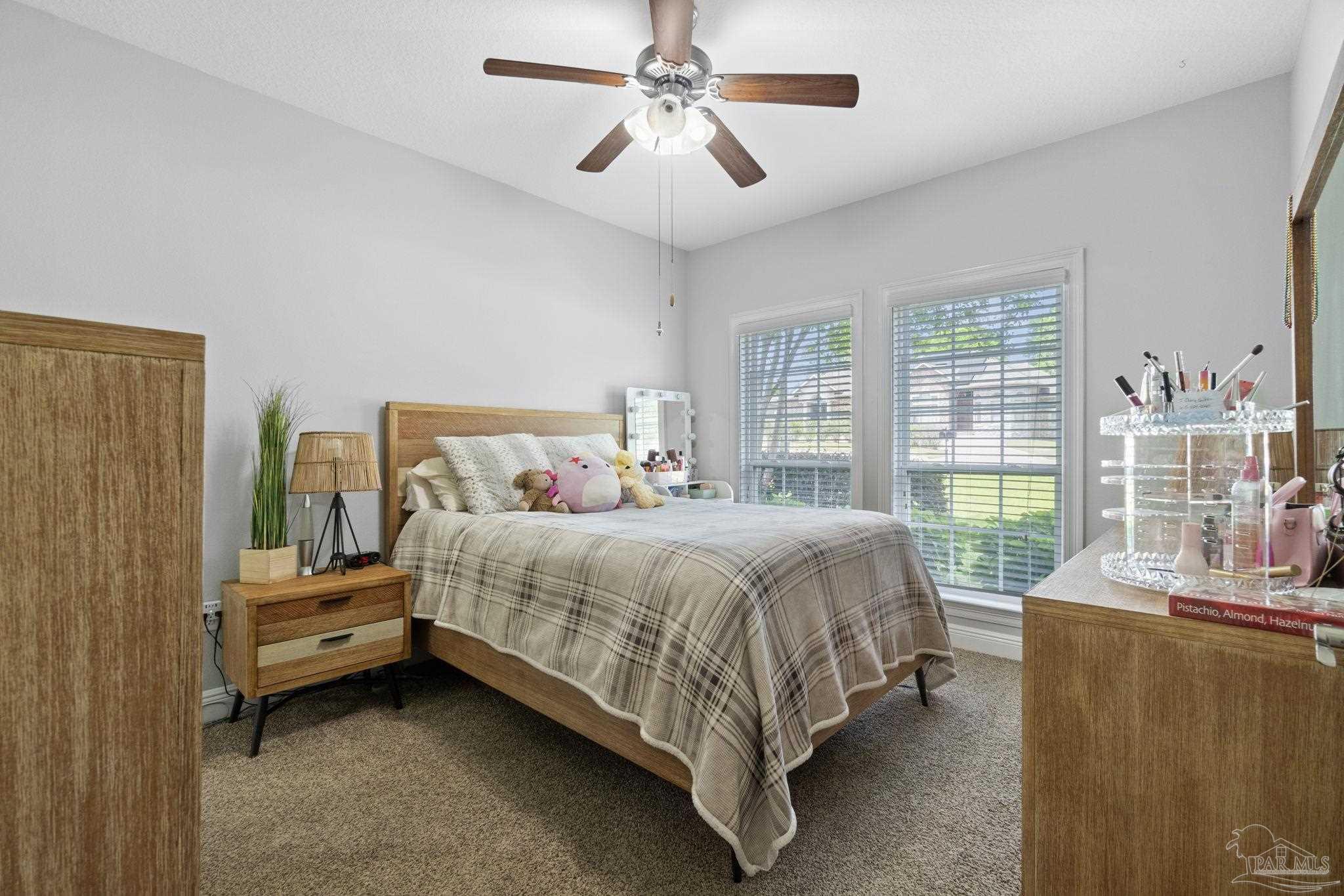 5621 Lobelia Ln
